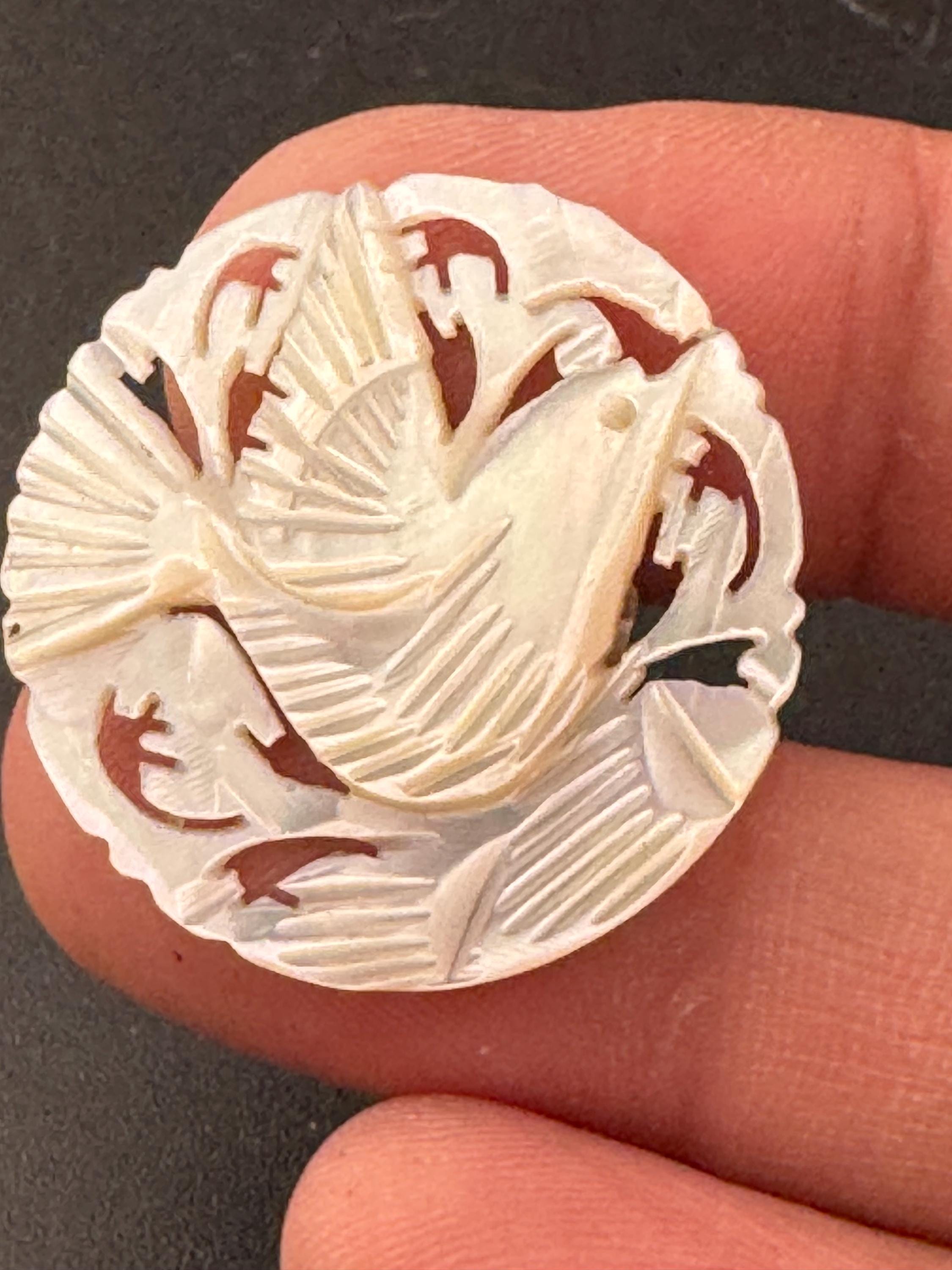 Vintage Holyland carved mother of pearl bird of peace dove brooch shell mop