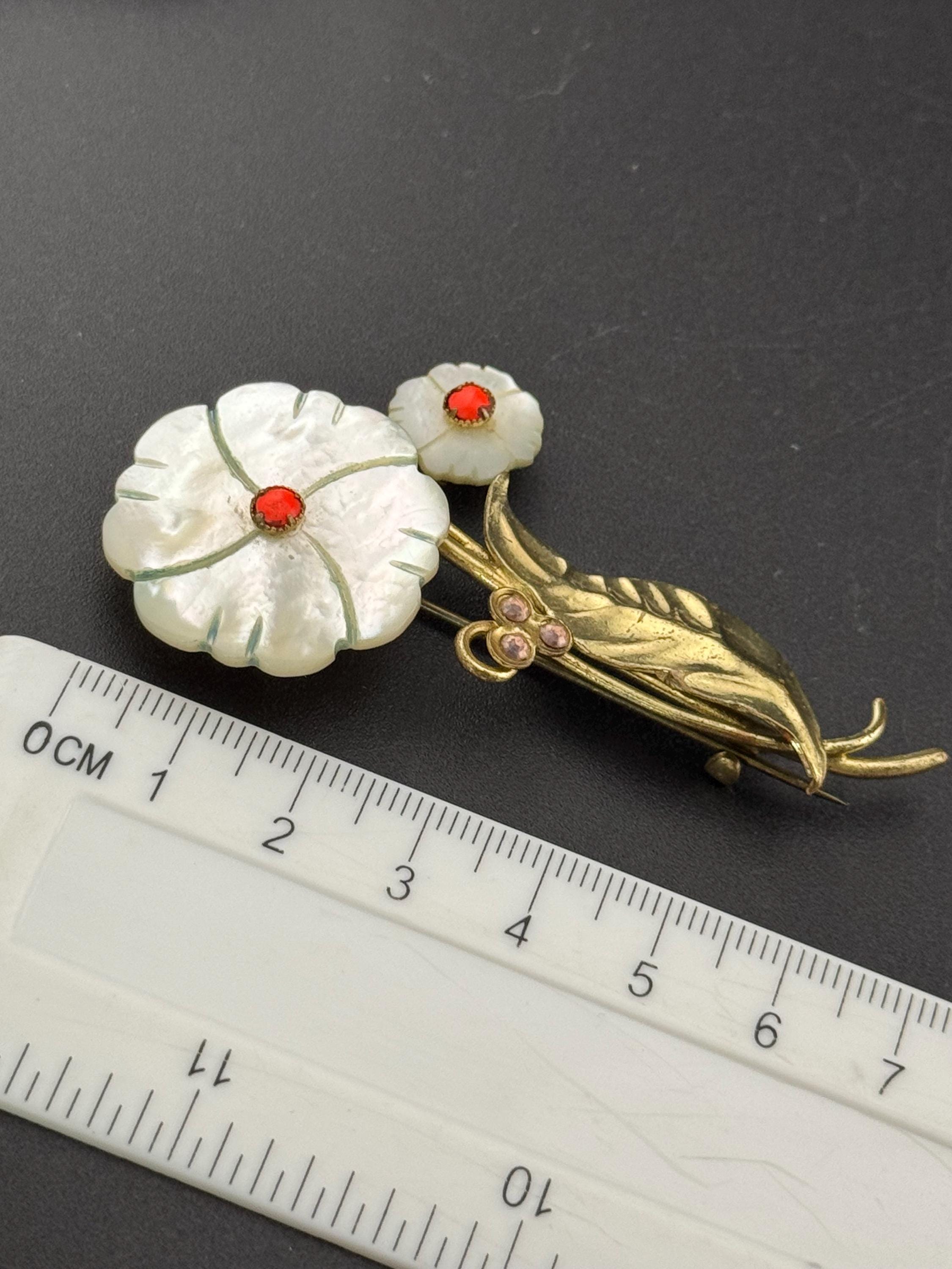 Vintage 1940s Mother of Pearl Floral Brooch: Carved Rose, Gold Tone