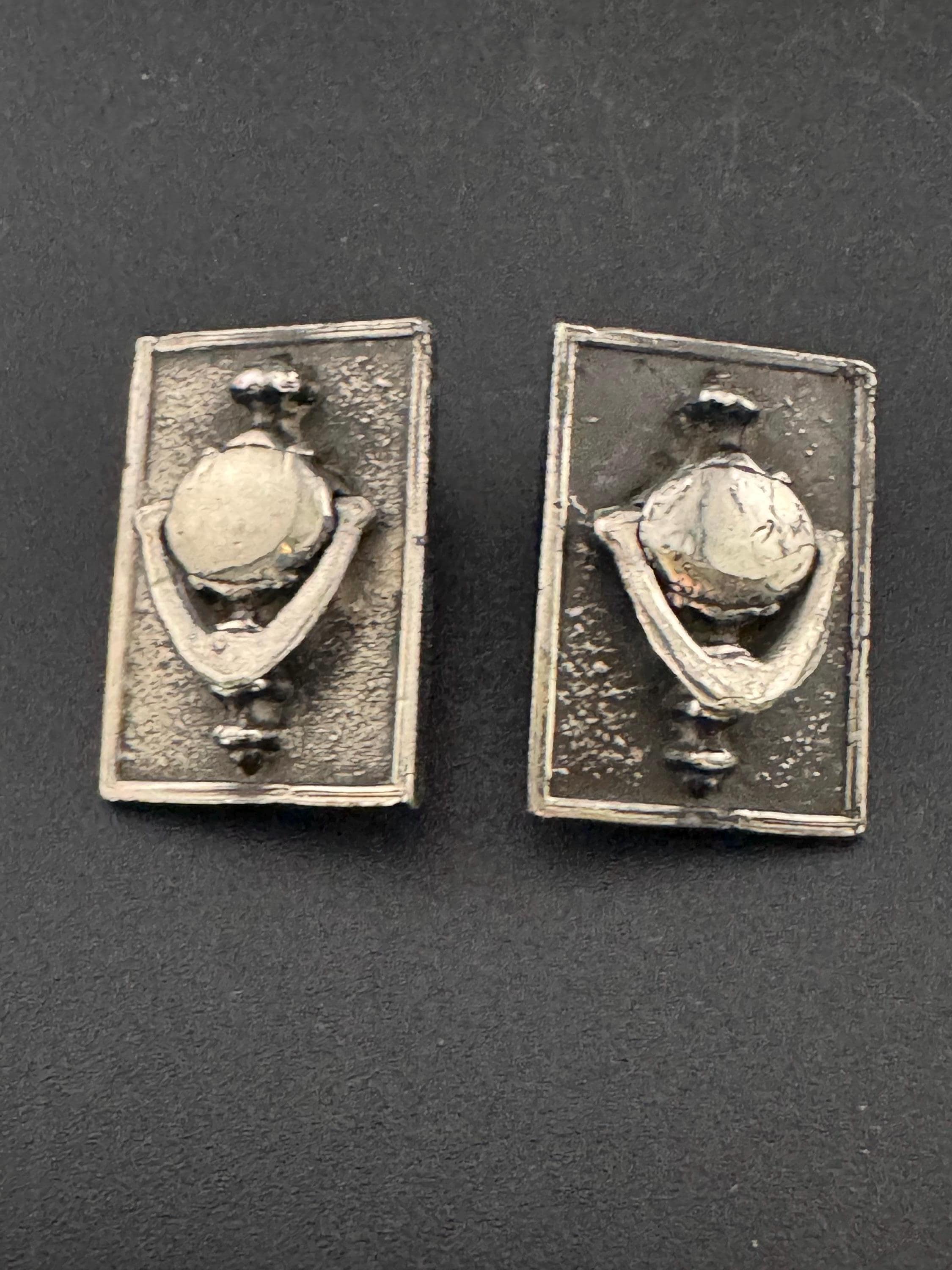 Vintage Novelty Door Knocker Clip On Earrings - Dark Silver Tone
