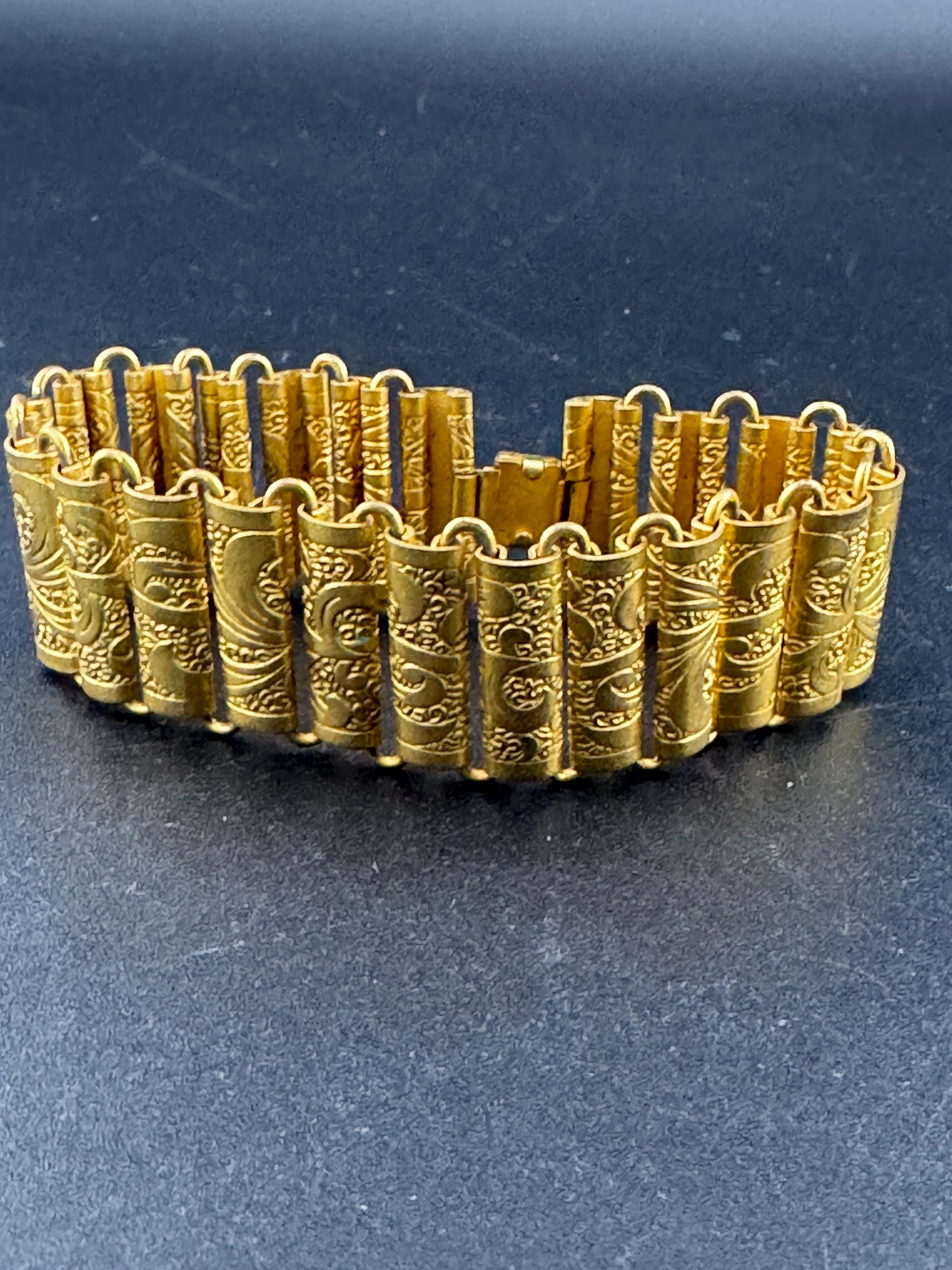 Antique 1930s Gold Tone Brass Cuff Bracelet - Petite Fit