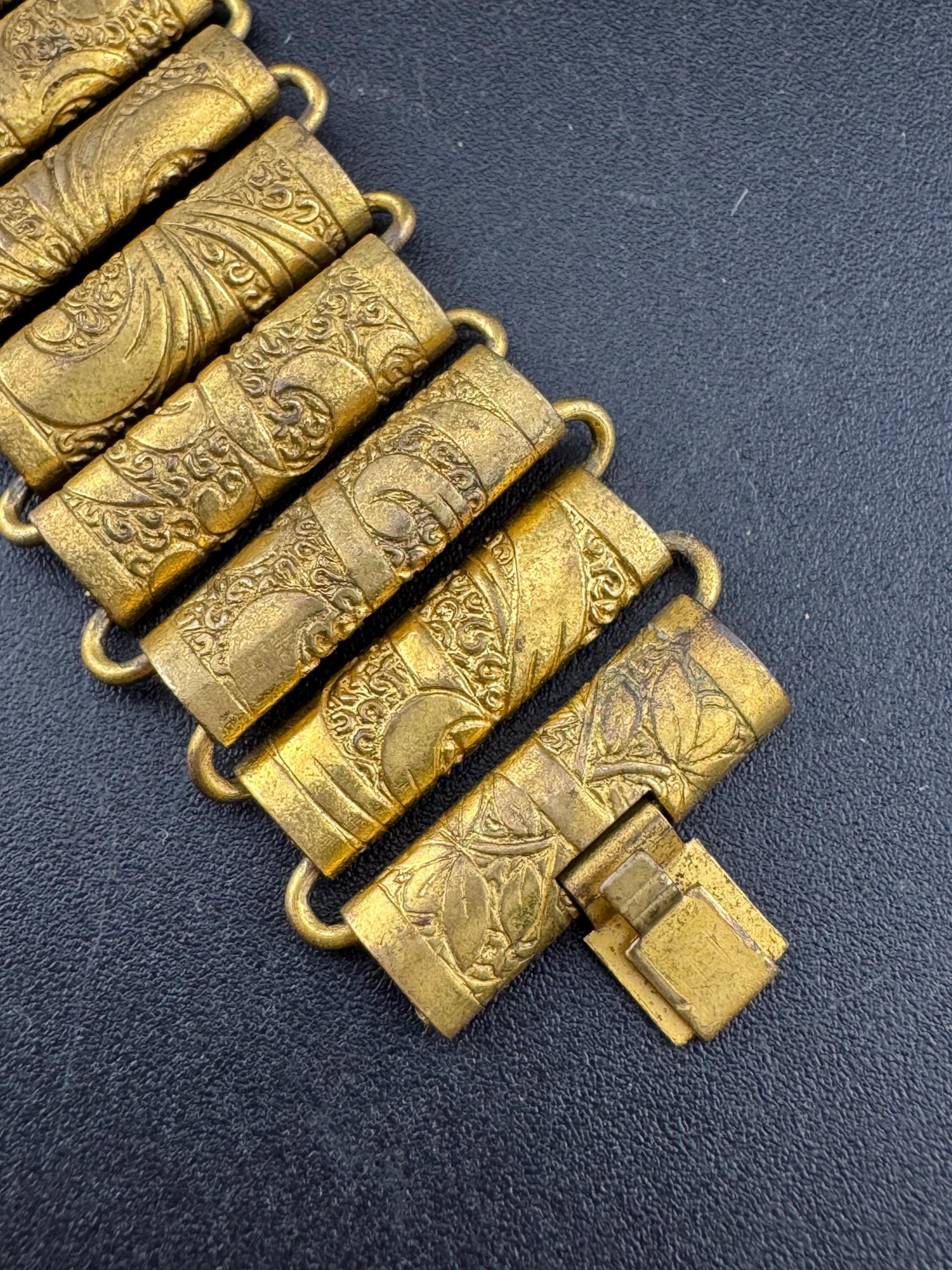 Antique 1930s Gold Tone Brass Cuff Bracelet - Petite Fit