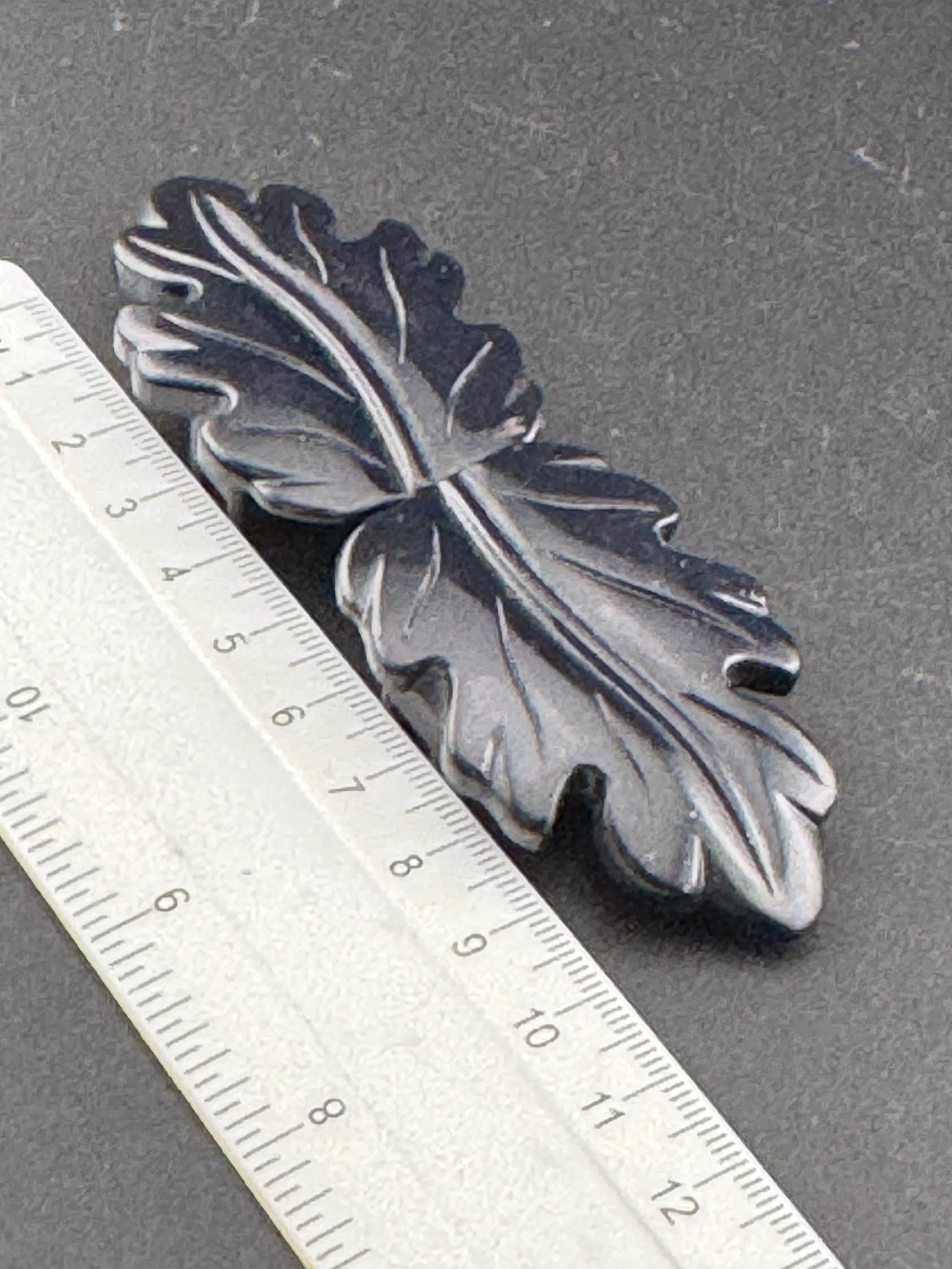 Vintage 2 part dark navy blue plastic leaf design belt buckle