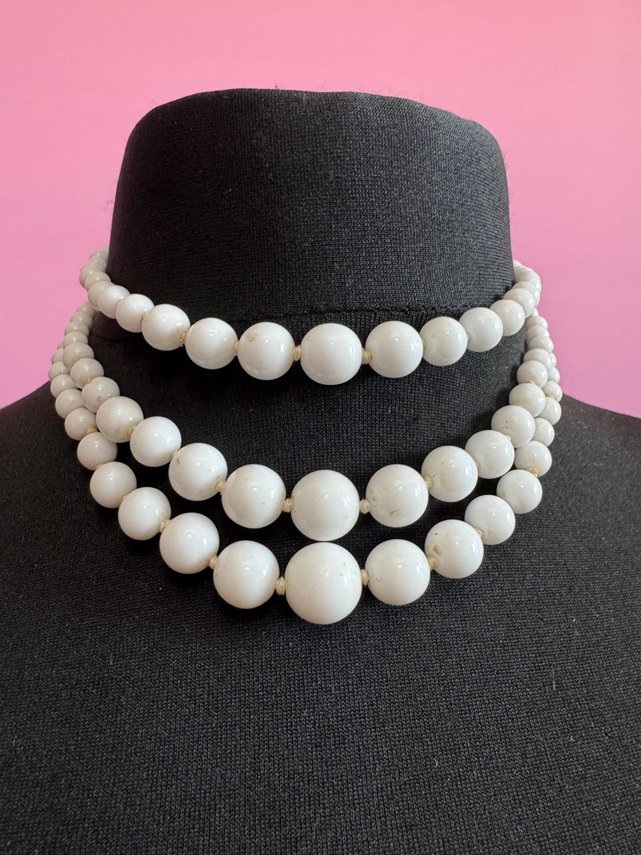 Vintage 3 row White milk glass round beaded layering necklace