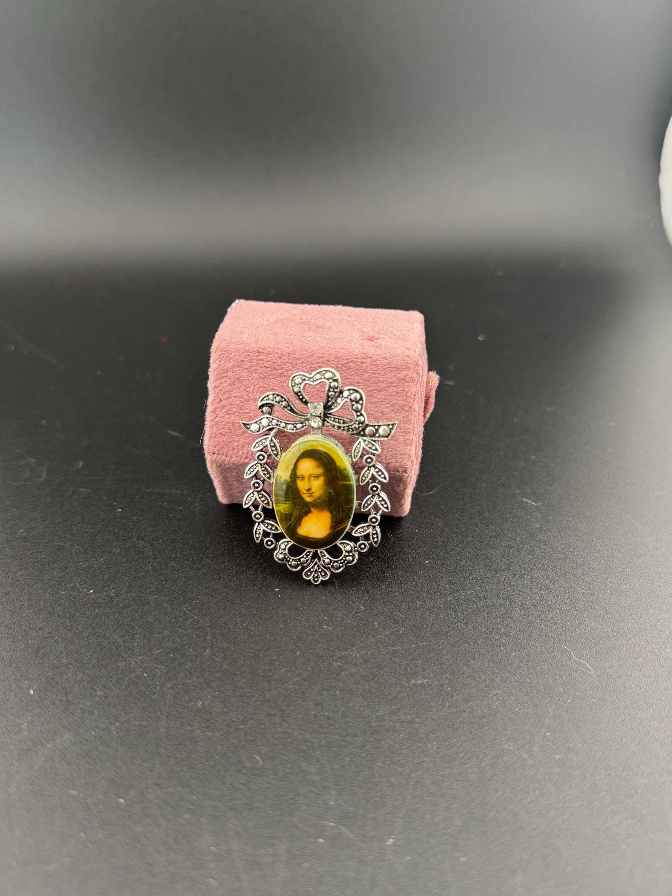 Handmade Mona Lisa Brooch: Vintage Ceramic Cabochon, Antique Silver Tone Frame