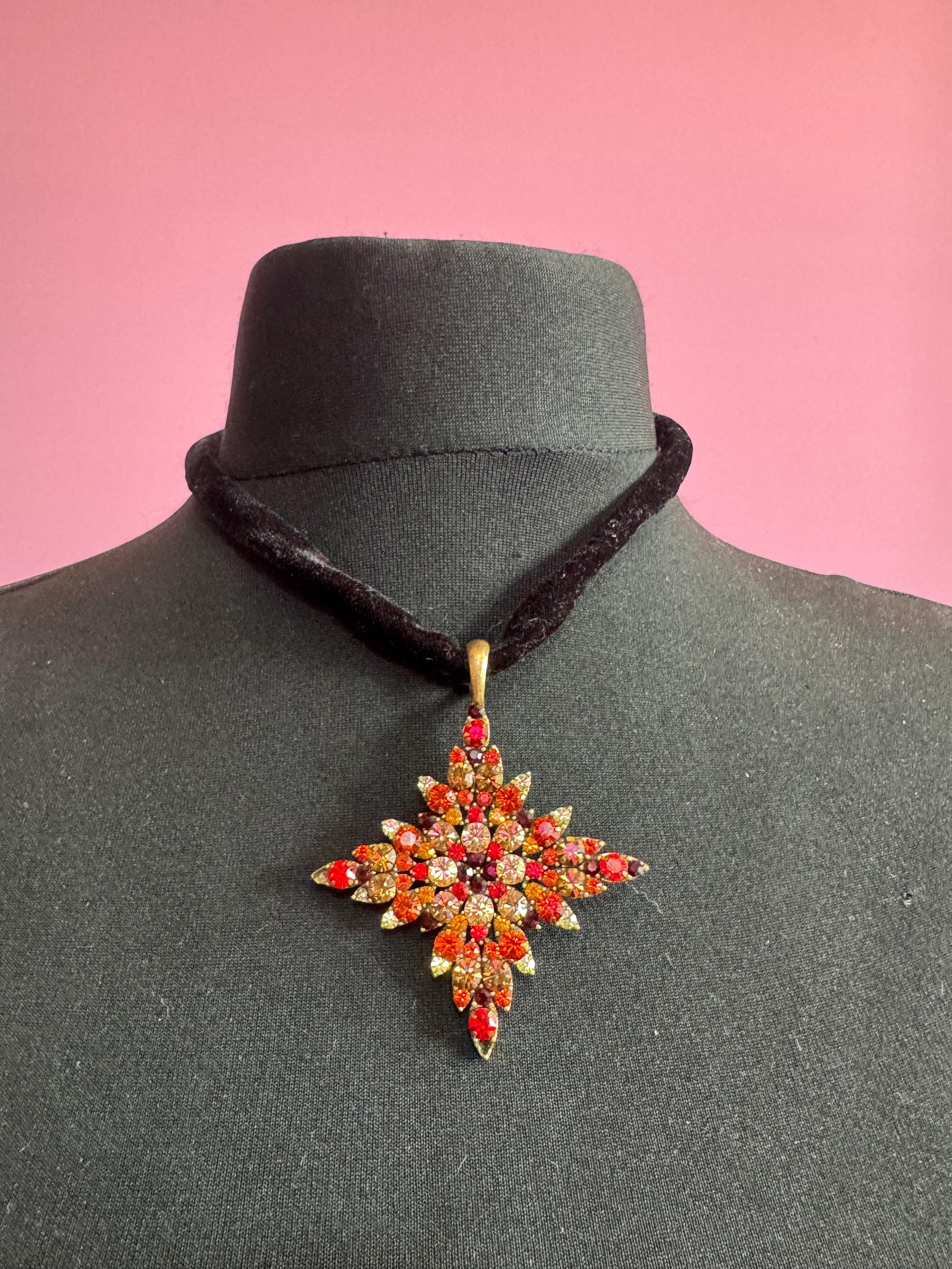 Signed Senso Di Donna Rhinestone Pendant Necklace: Red Orange Diamanté