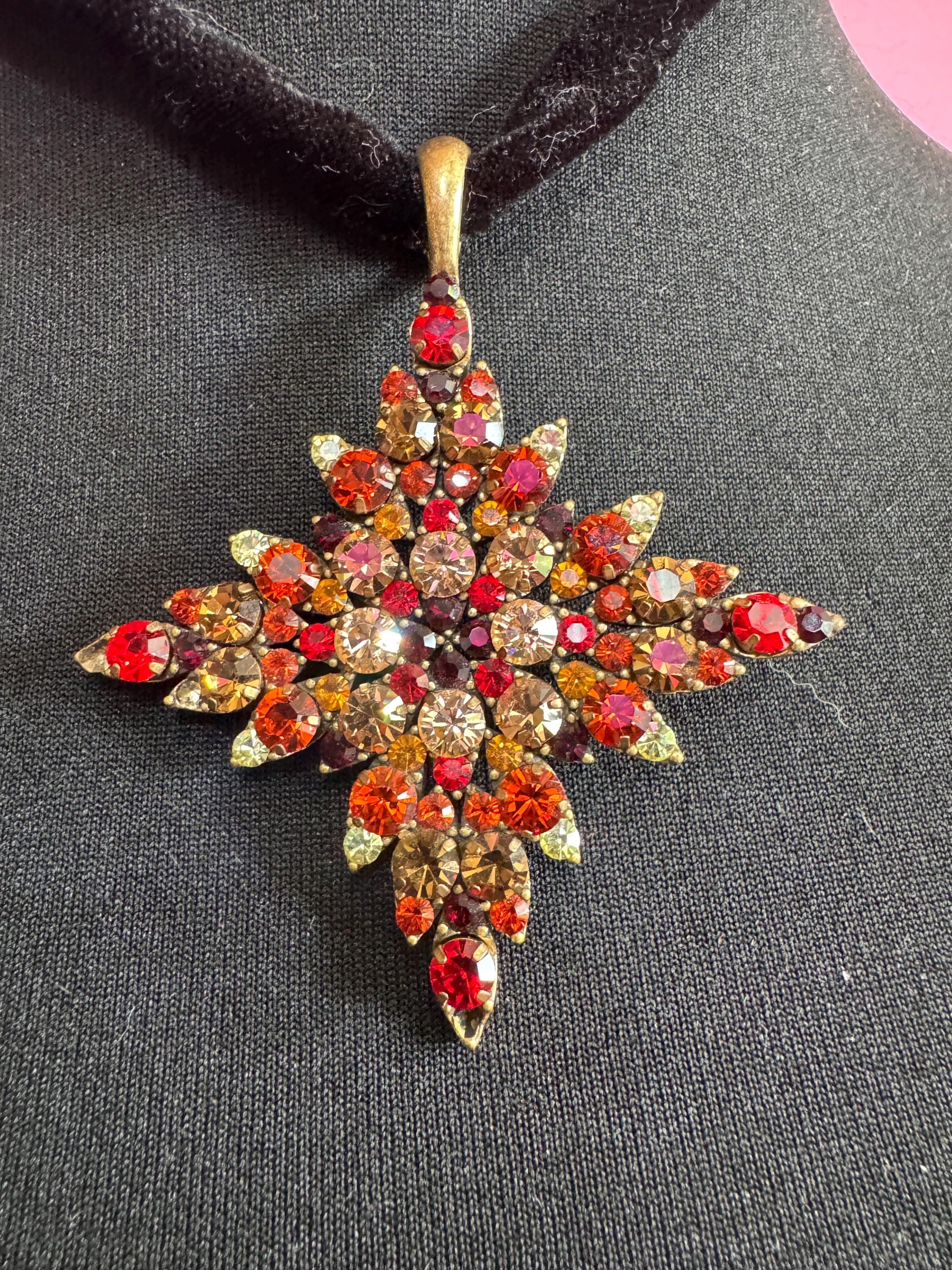 Signed Senso Di Donna Rhinestone Pendant Necklace: Red Orange Diamanté
