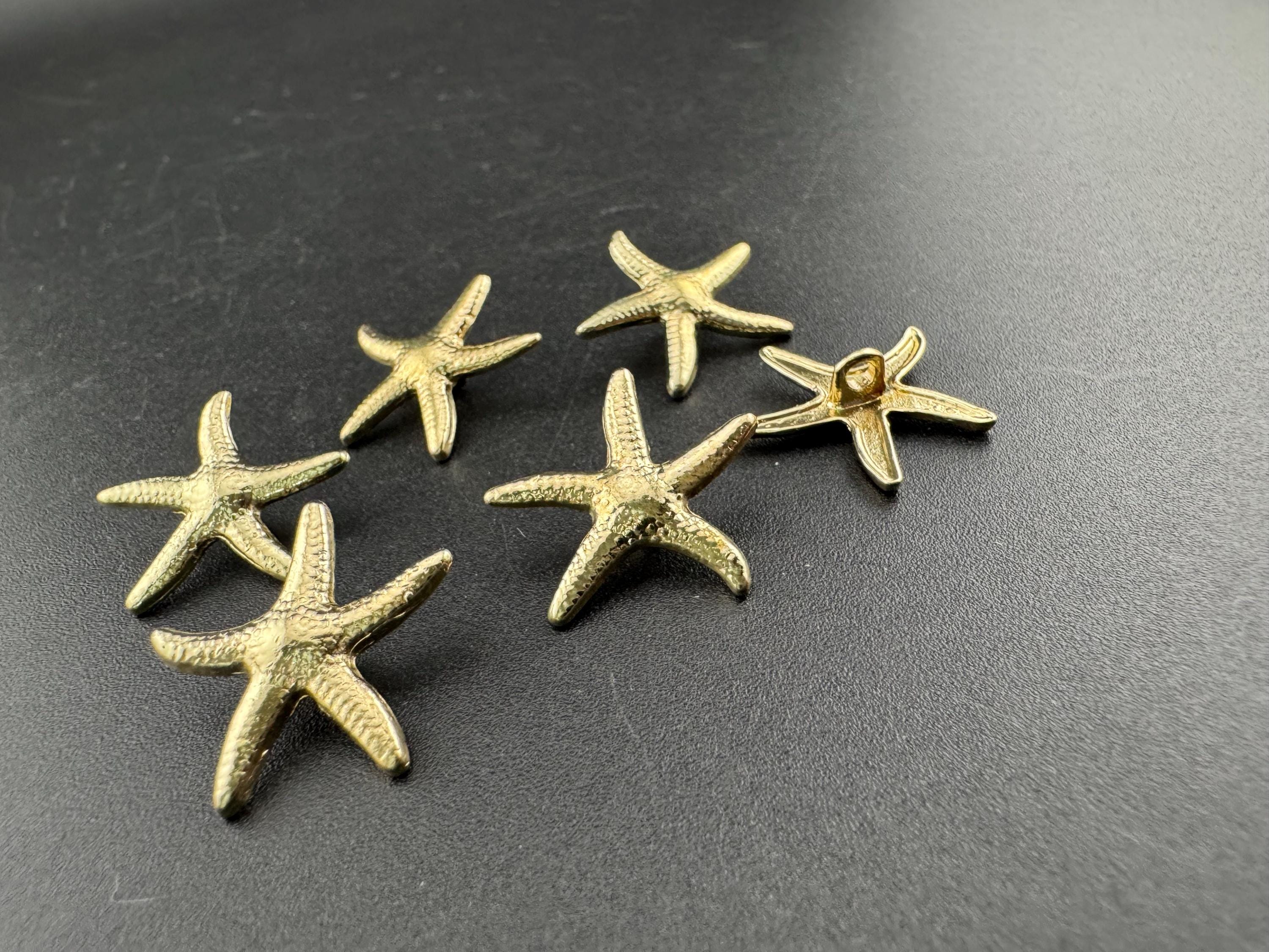 Pack of 6 pieces 20mm gold tone starfish buttons with metal shank nautical style
