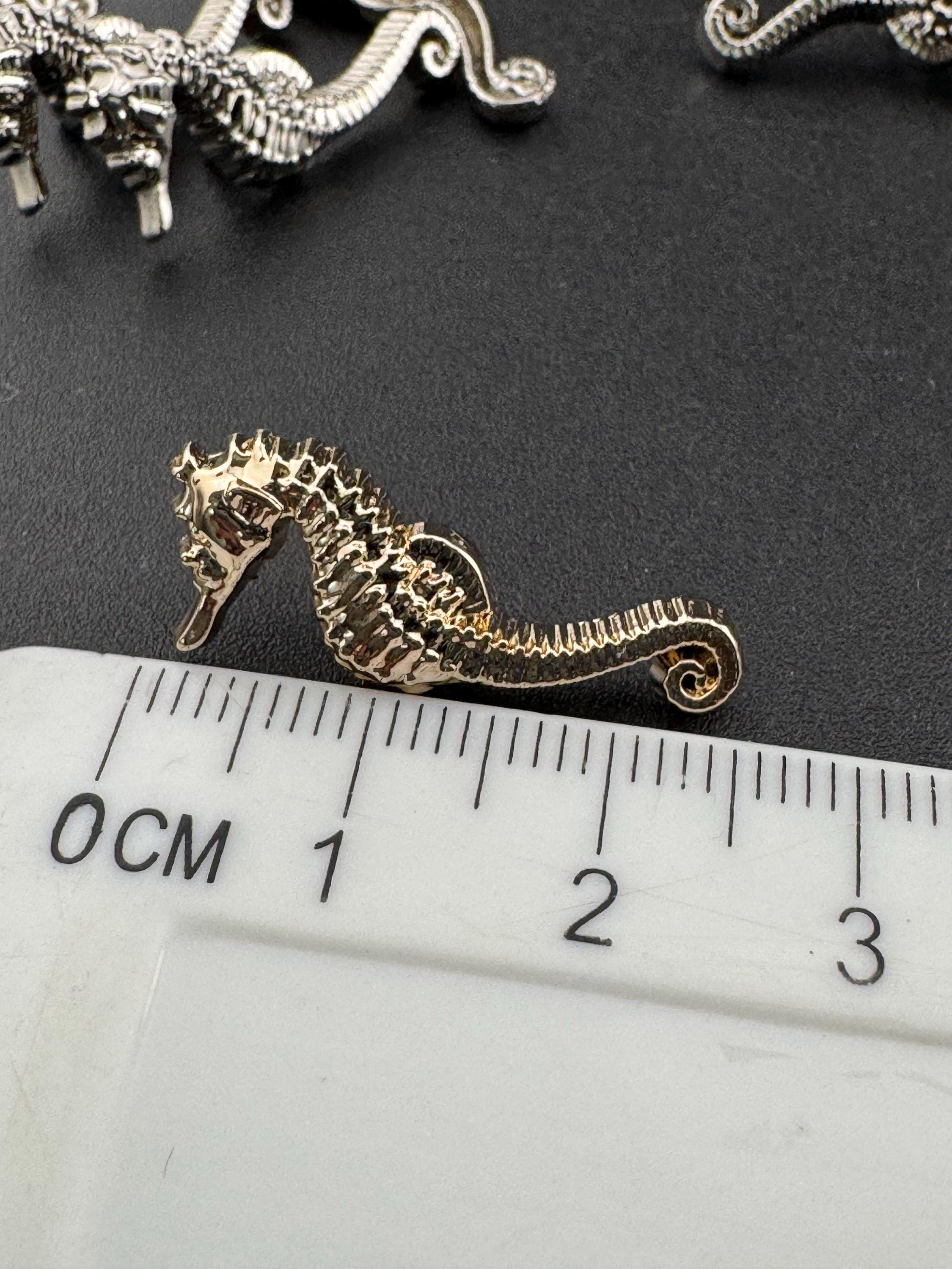 Pack of 5 pieces 30mm gold tone seahorse buttons with metal shank nautical style