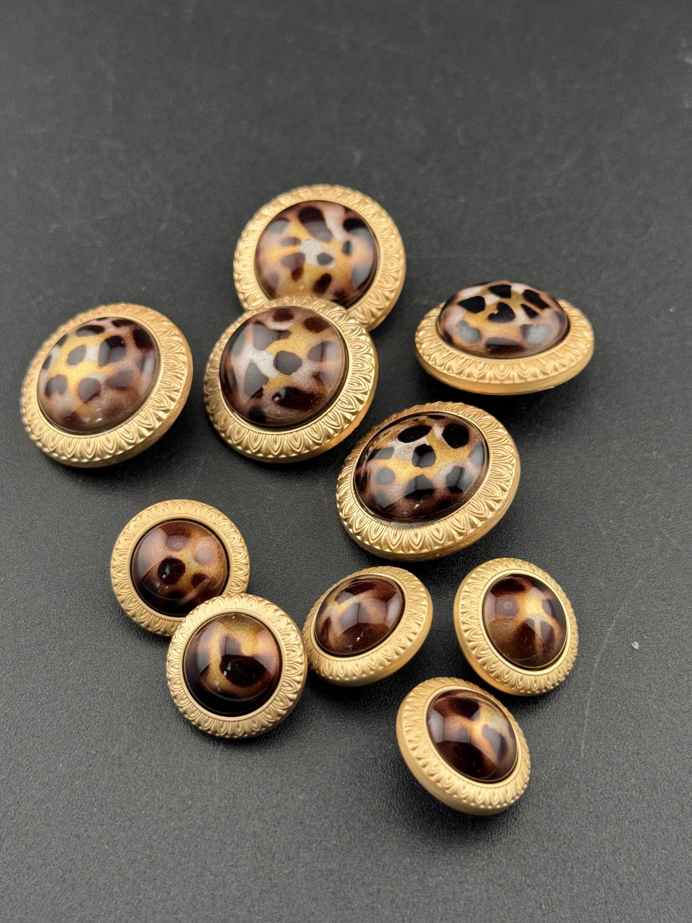 Leopard Print Buttons, Beige Brown Acrylic & Metal shank , 5 pack