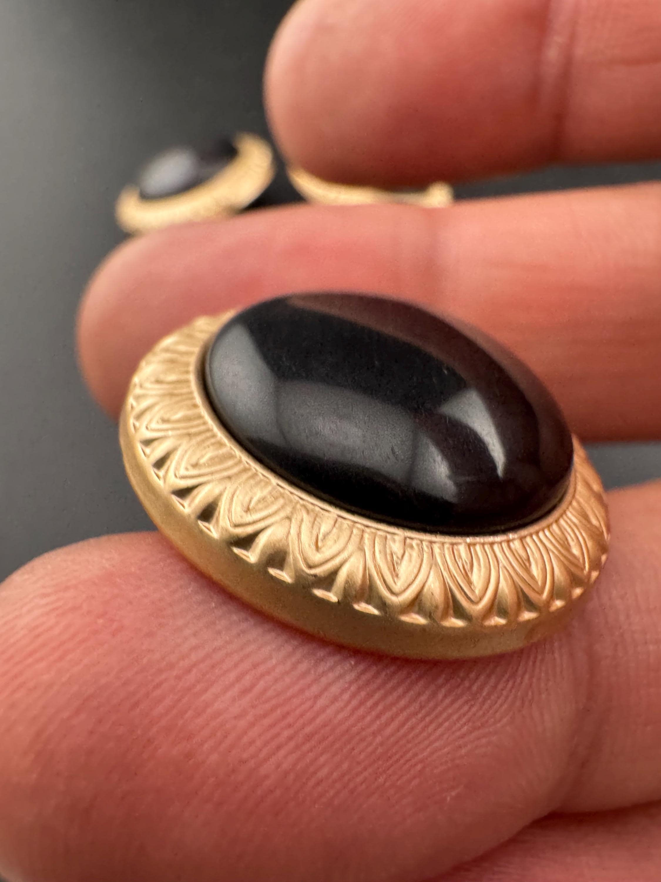 5 Black Acrylic Buttons: Gold Metal Shank, 18mm/25mm