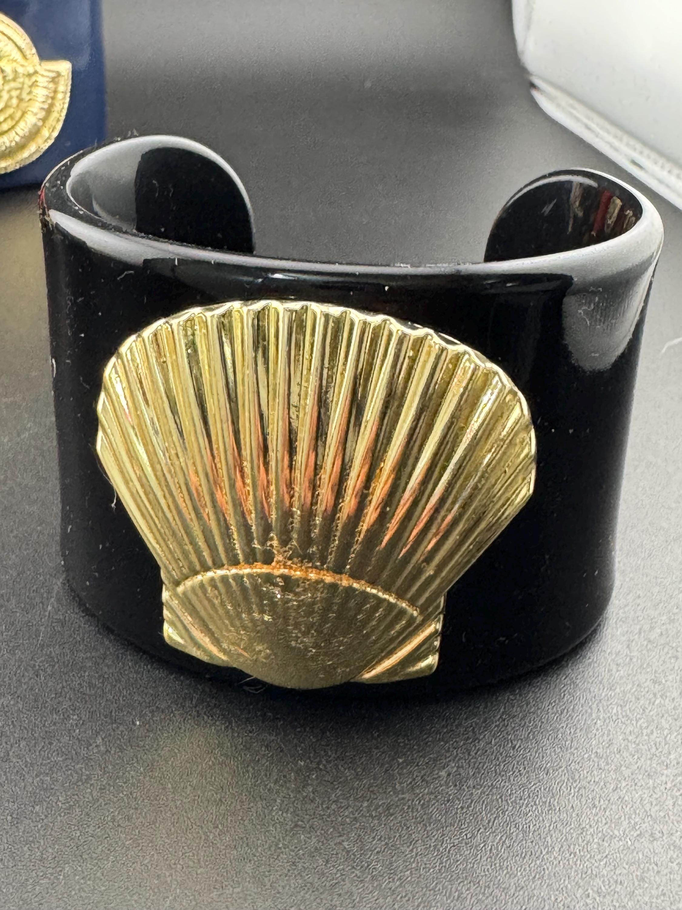 Retro Nautical Acrylic Cuff Bangle: Seashell, Seahorse, Ships Wheel