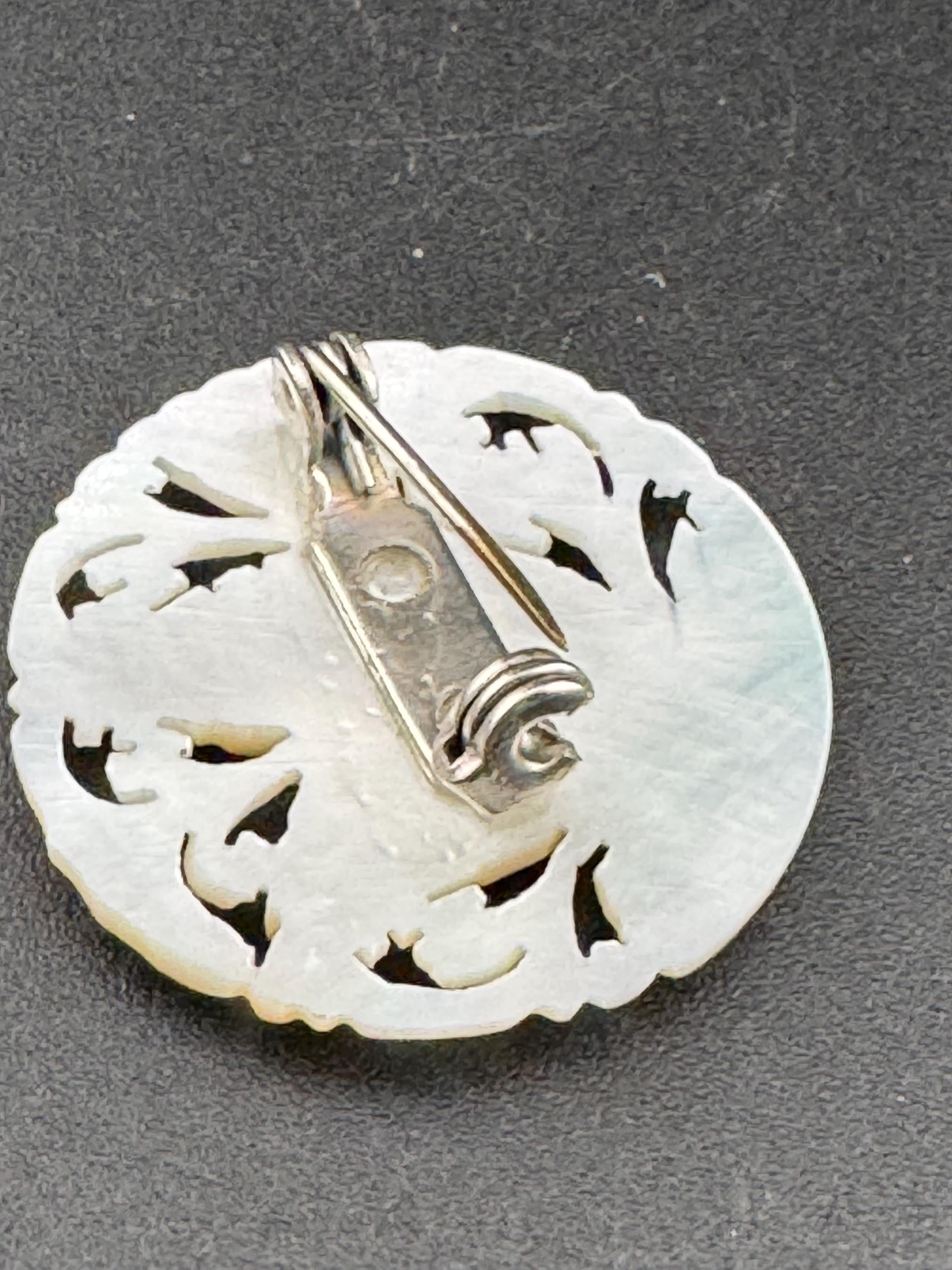 Vintage Holyland carved mother of pearl bird of peace dove brooch shell mop