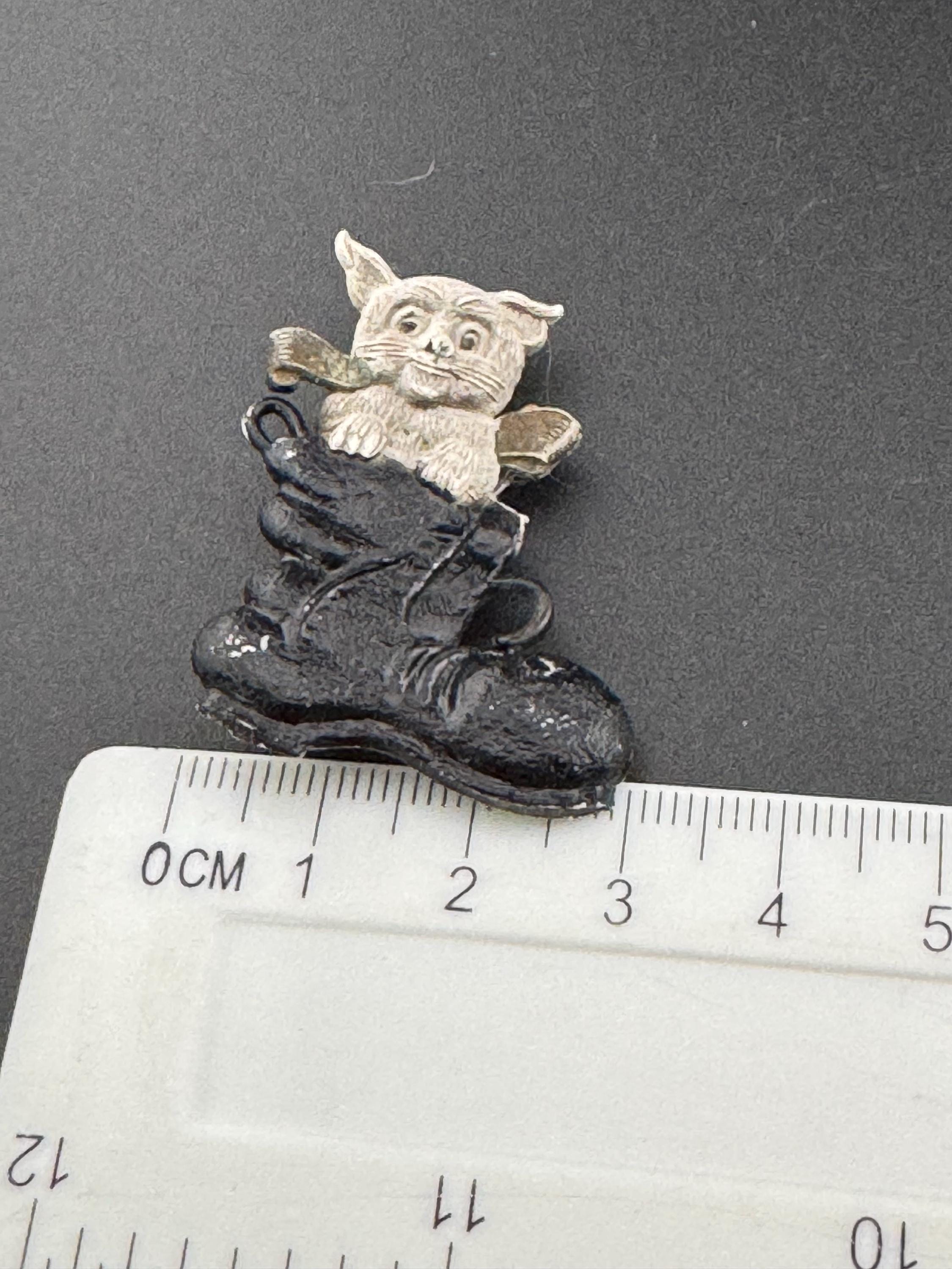 Vintage early plastic black cat in a boot Brooch celluloid