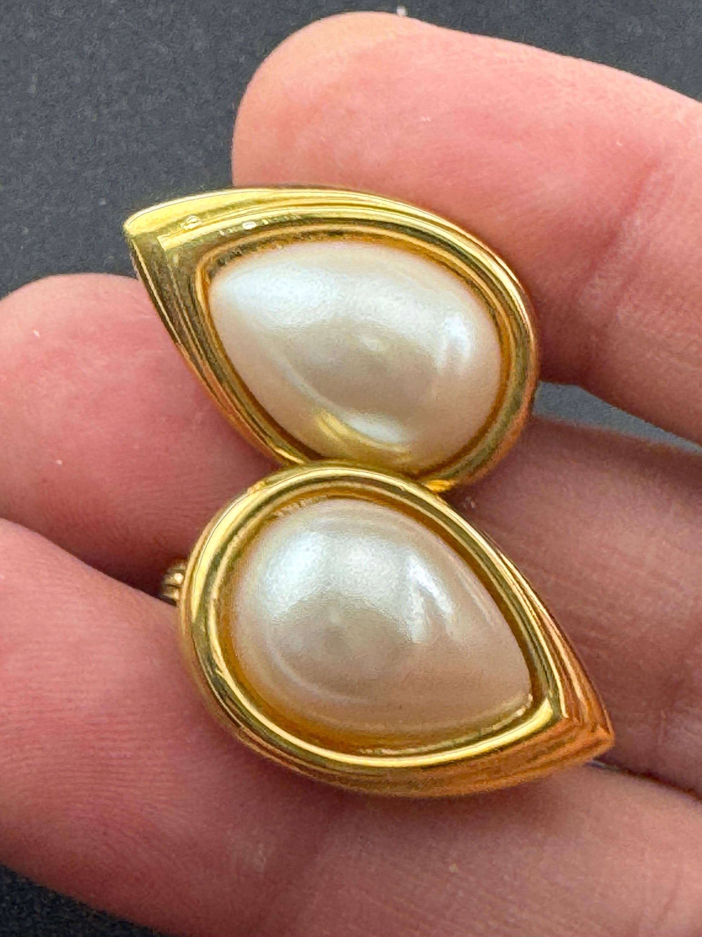 Vintage signed Monet 22ct triple gold plated faux pearl teardrop stud clip on earrings