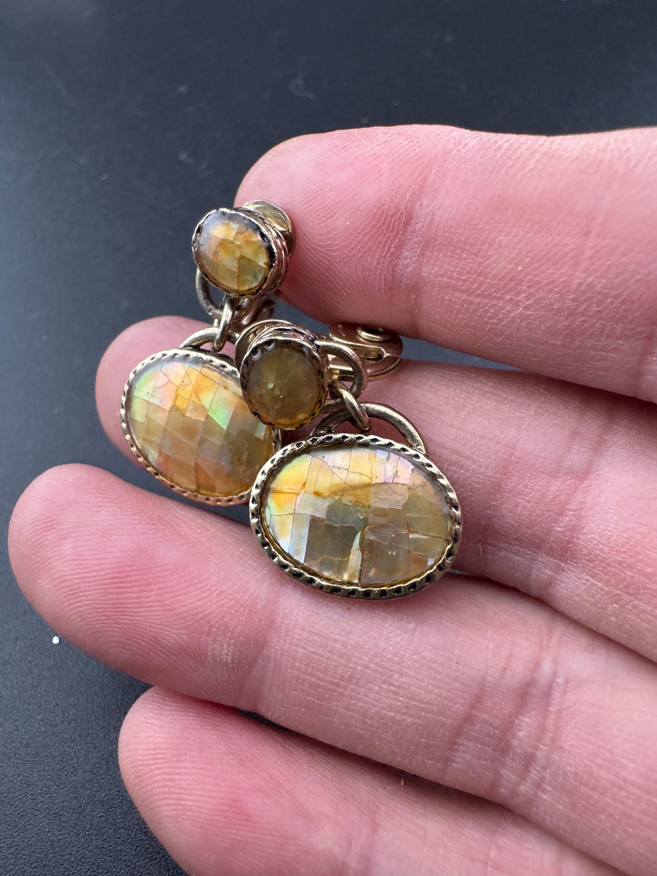 Vintage signed Monet 22ct triple gold plated shell cabochon dangly drop clip on earrings
