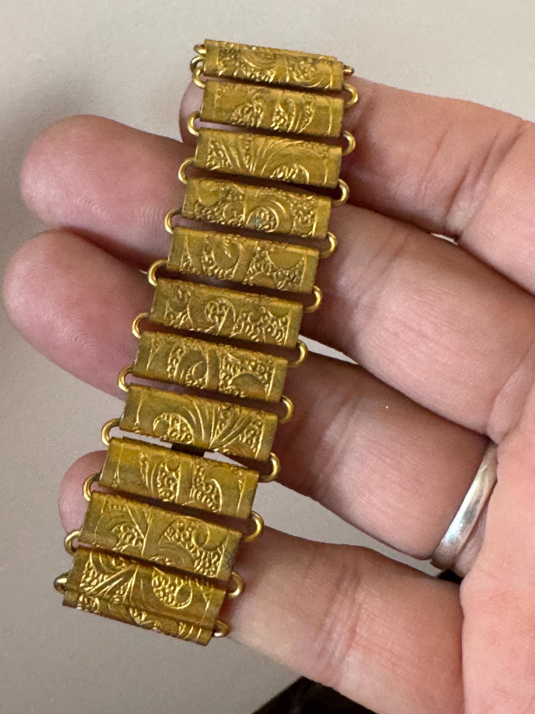 Antique 1930s Gold Tone Brass Cuff Bracelet - Petite Fit