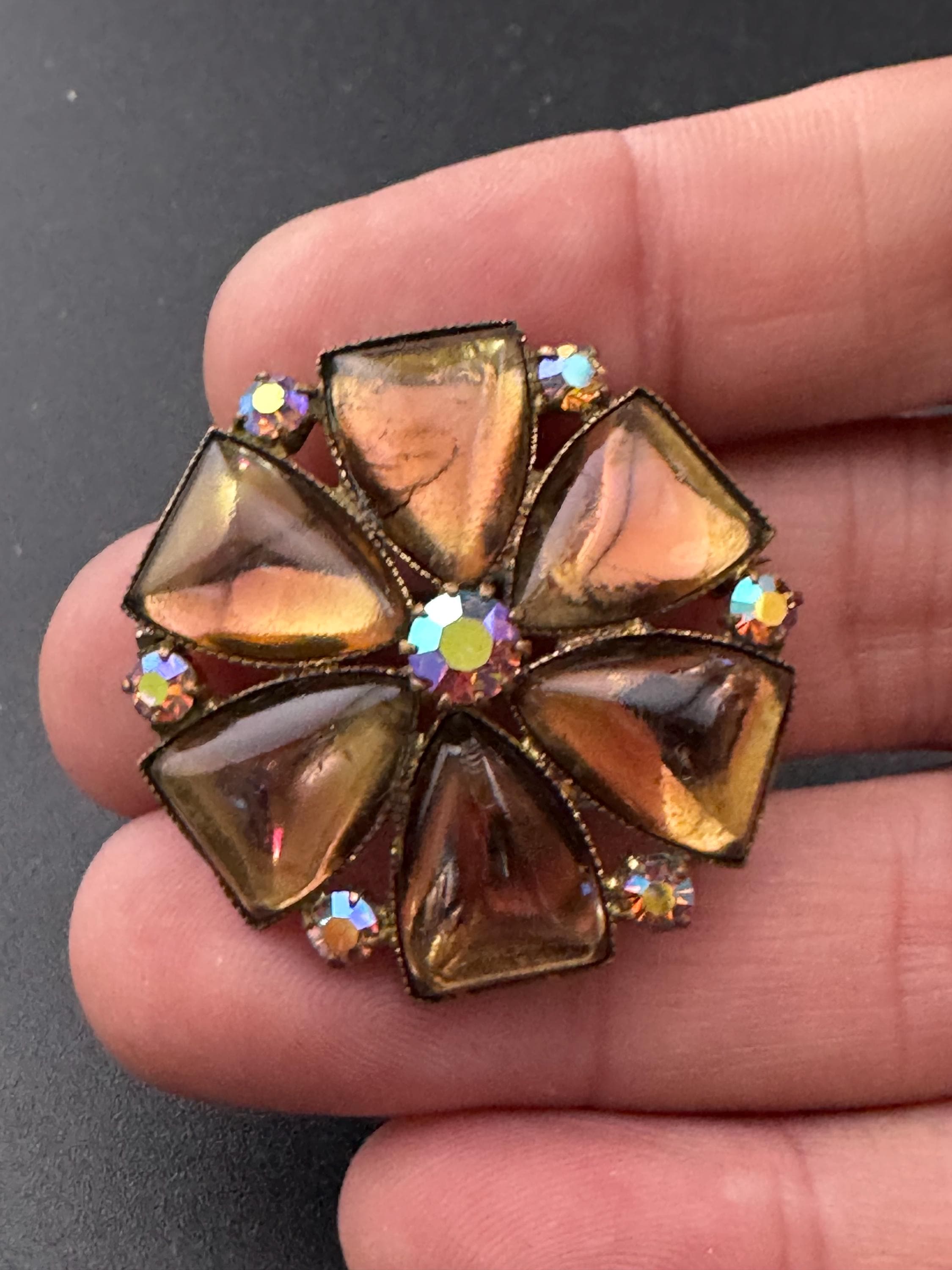 Vintage AB brown pink mirror glass brooch from Austria, 3cm brass back