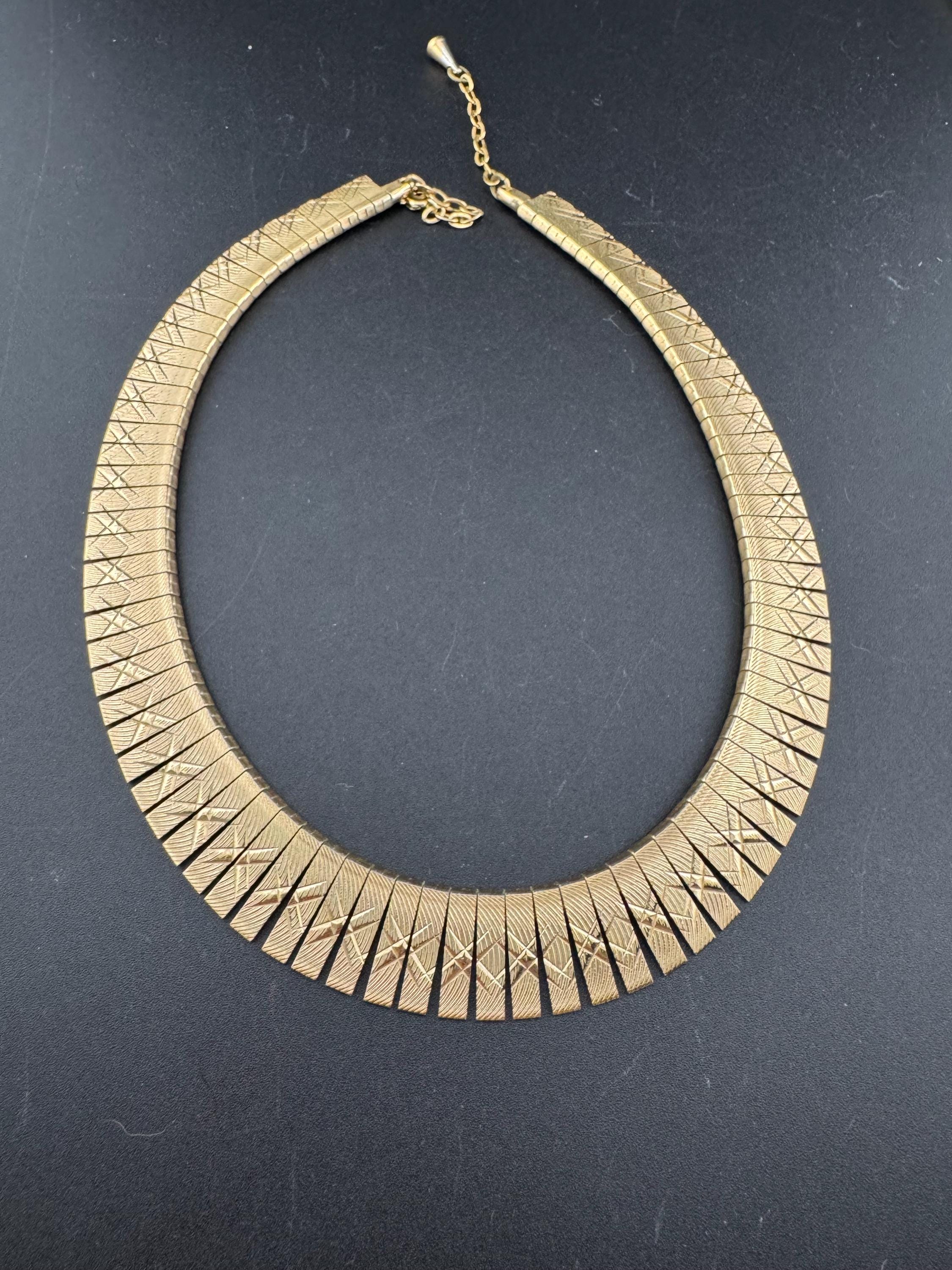 Vintage cleopatra Egyptian gold tone wide choker necklace