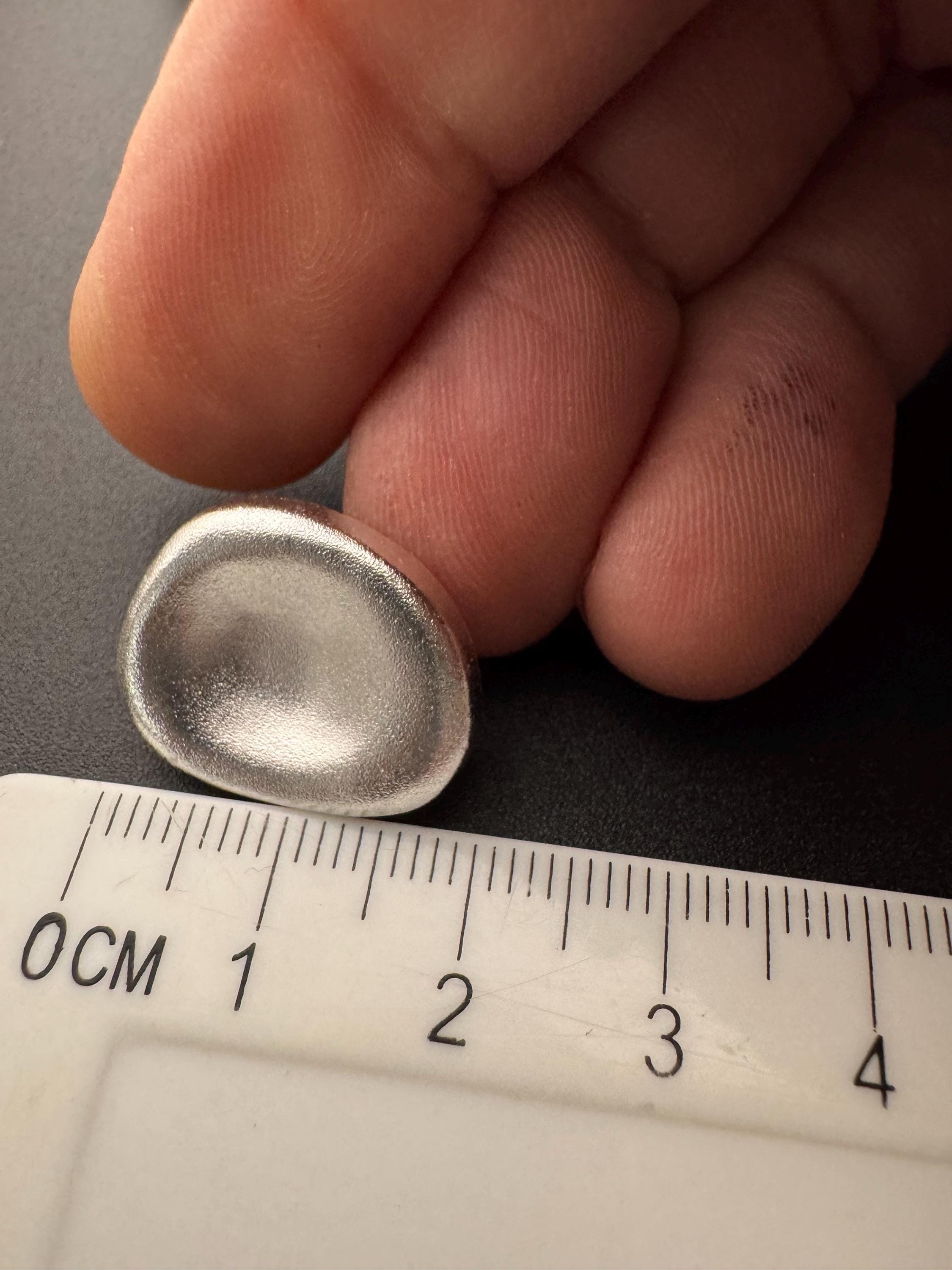 Matt silver tone pebble buttons with metal shanks. choose your size 30mm or 20mm