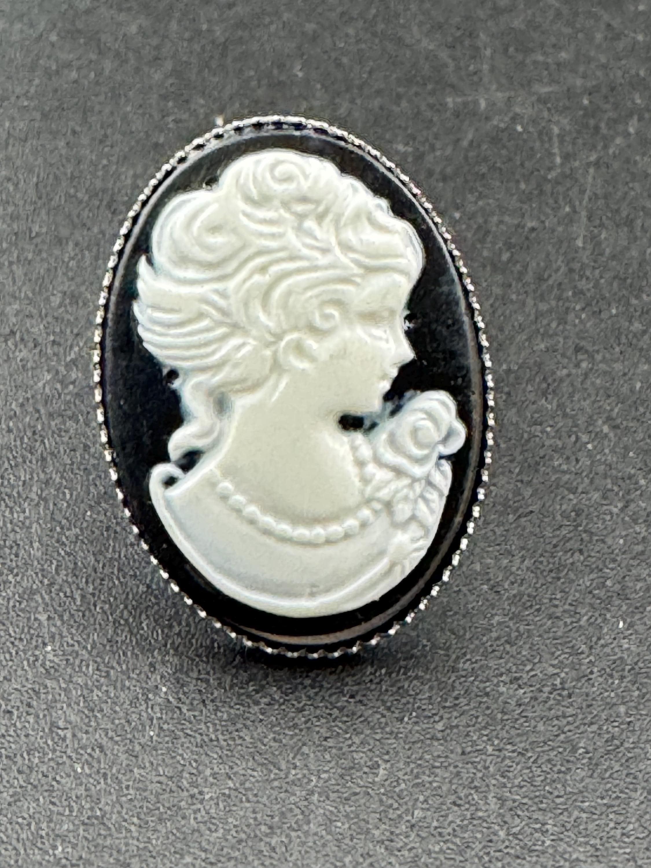 Antique style Black resin cameo lady ring adjustable non tarnish stainless steel