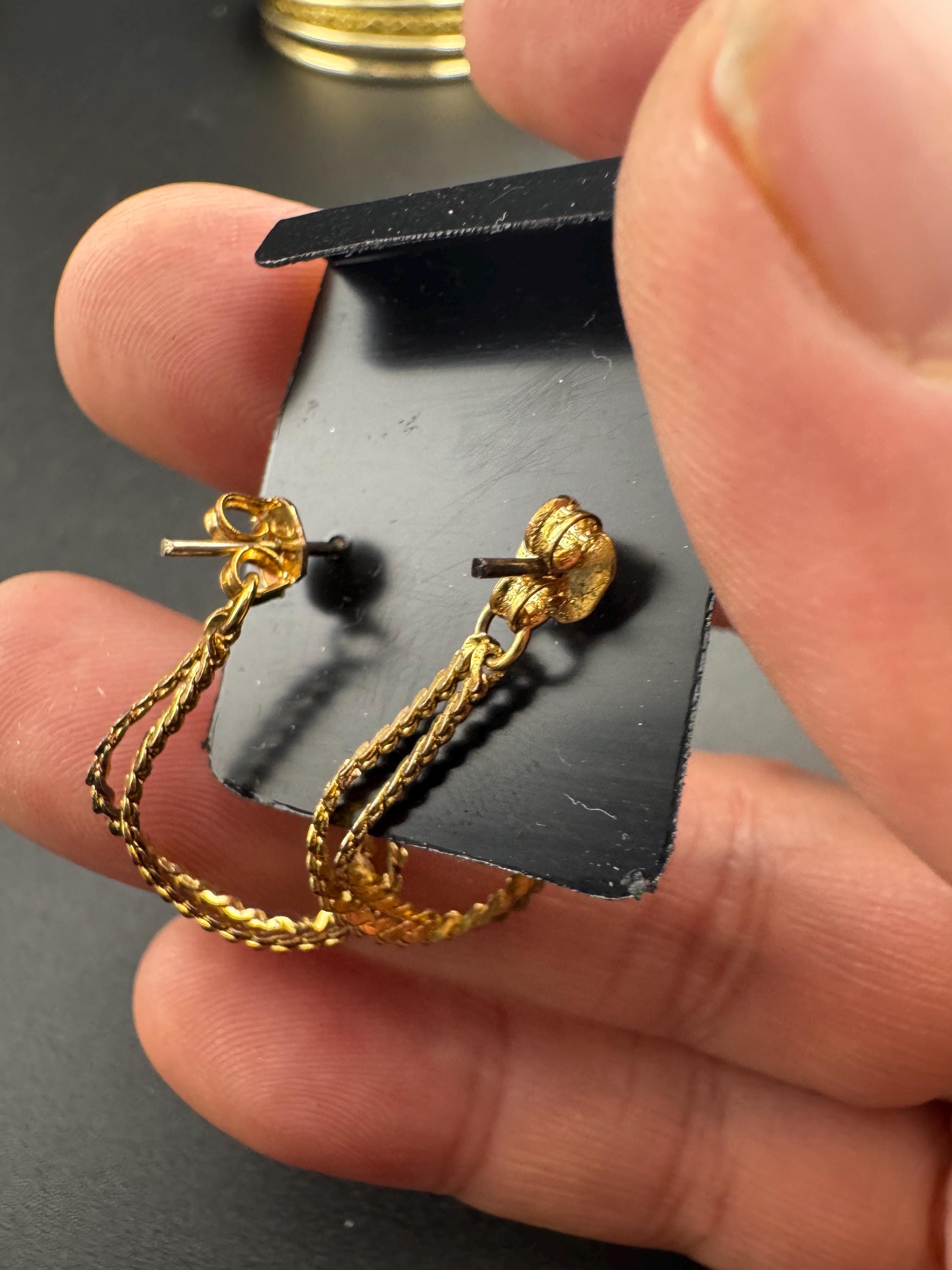 Vintage 1980s Serpentine chain Hoop Earrings: Hypoallergenic, Gold Tone