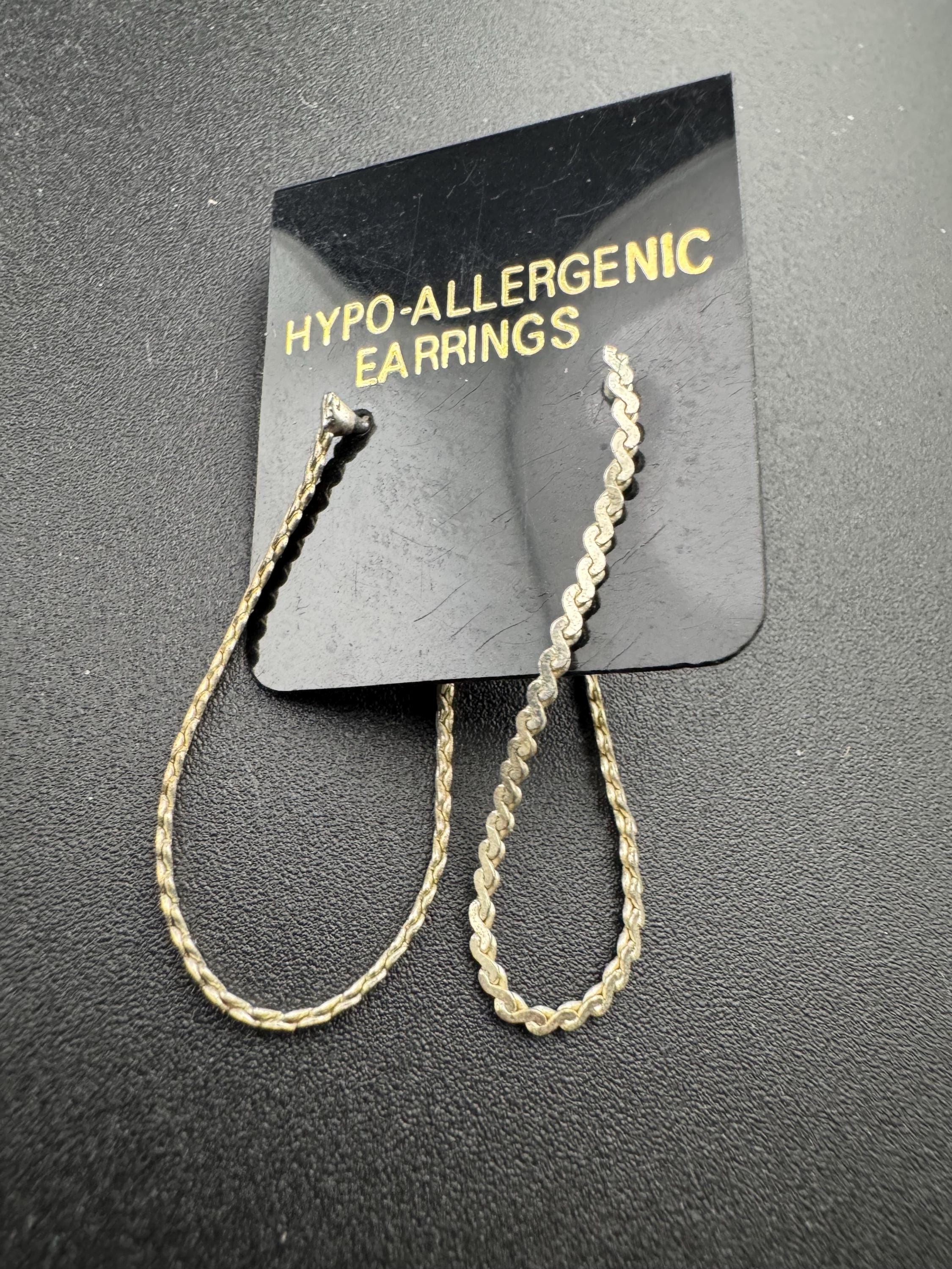 Vintage true 1980s silver tone hypoallergenic serpentine chain loop earrings deadstock unworn for pierced ears