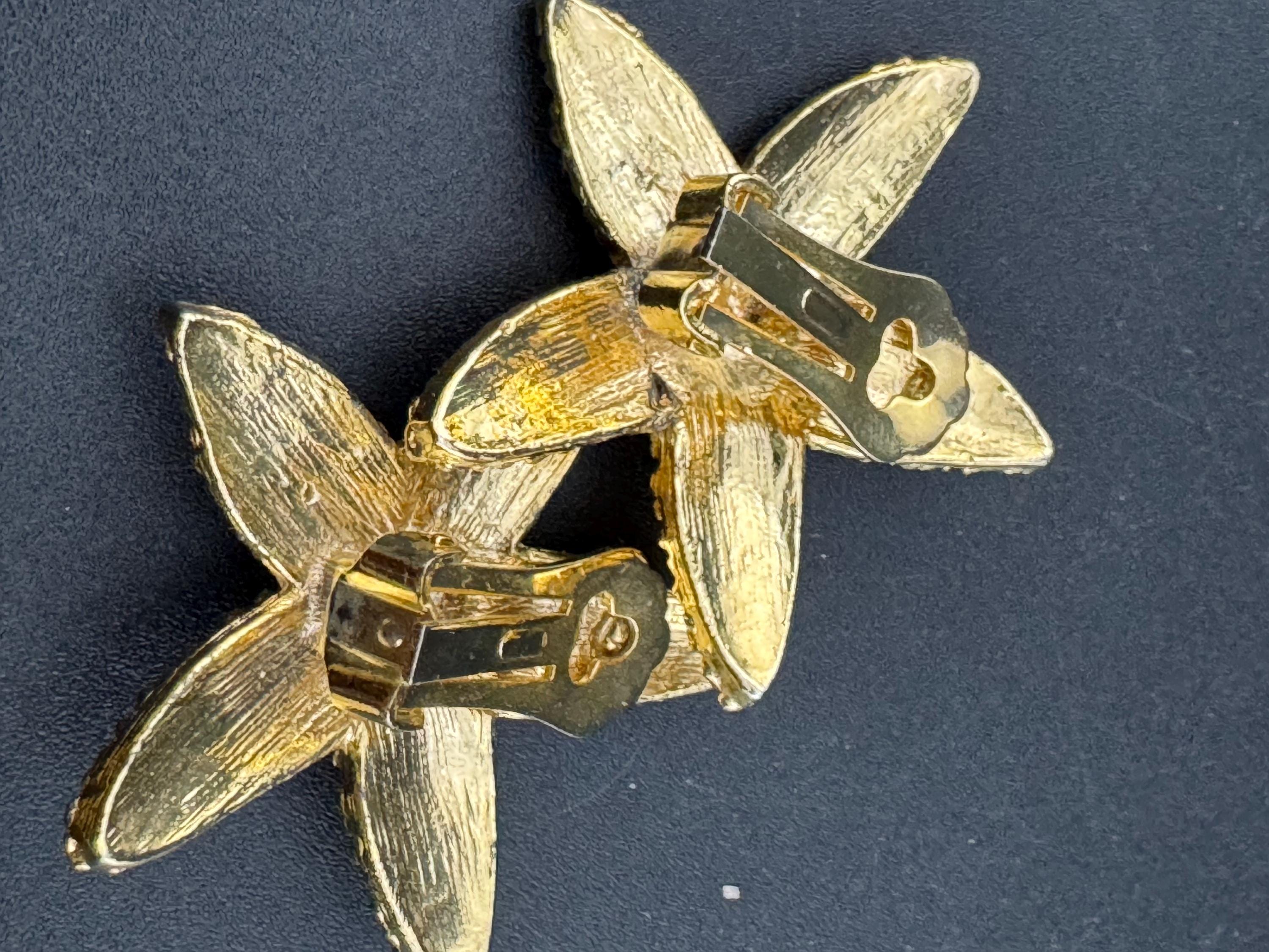 Vintage Oversized Nautical gold tone stud clip on earrings