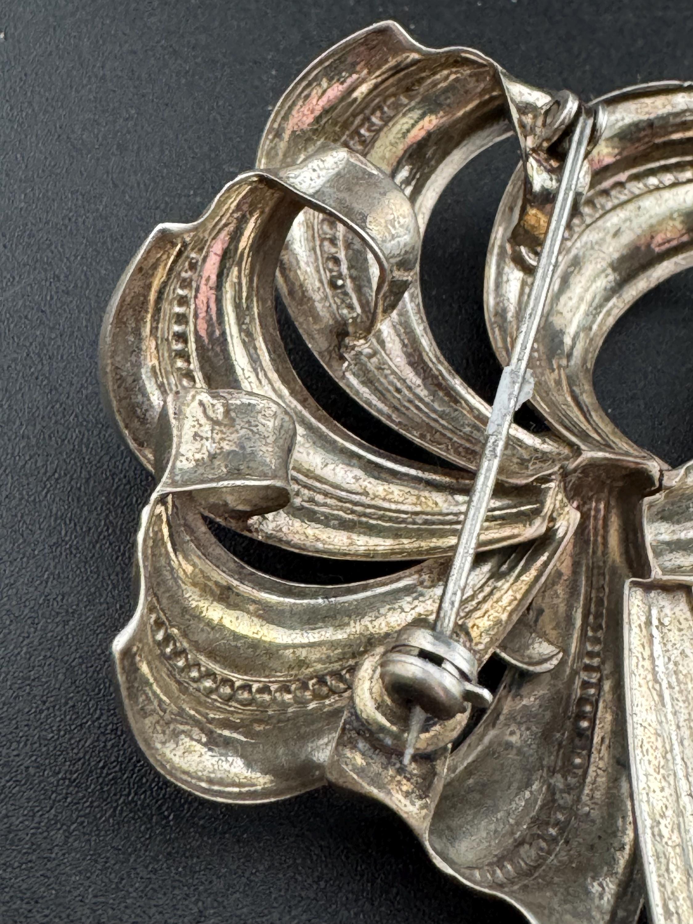 Vintage Mexican silver bow brooch, large embossed 6cm