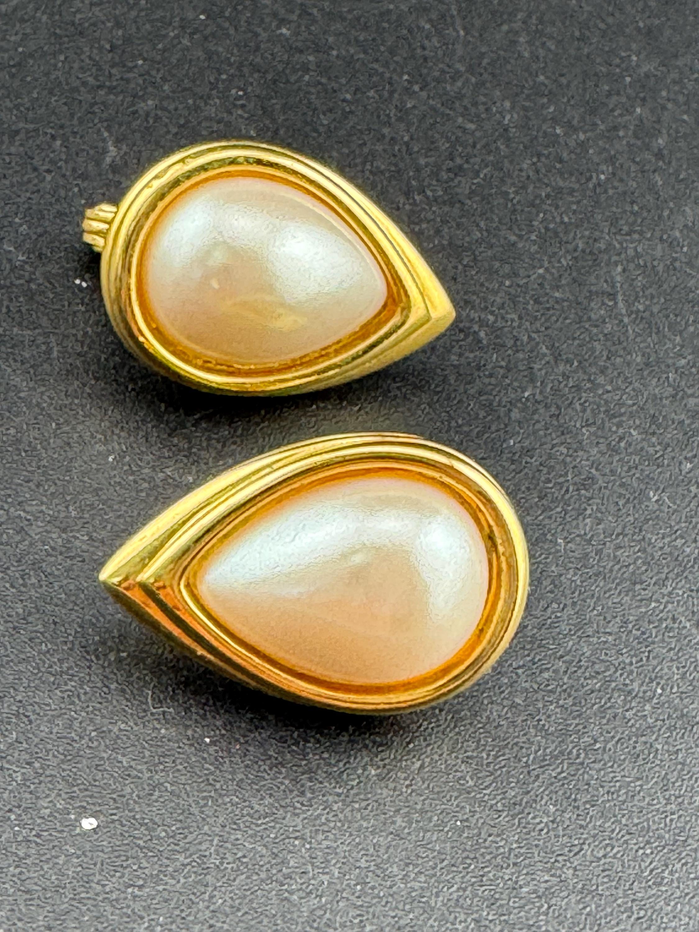 Vintage signed Monet 22ct triple gold plated faux pearl teardrop stud clip on earrings