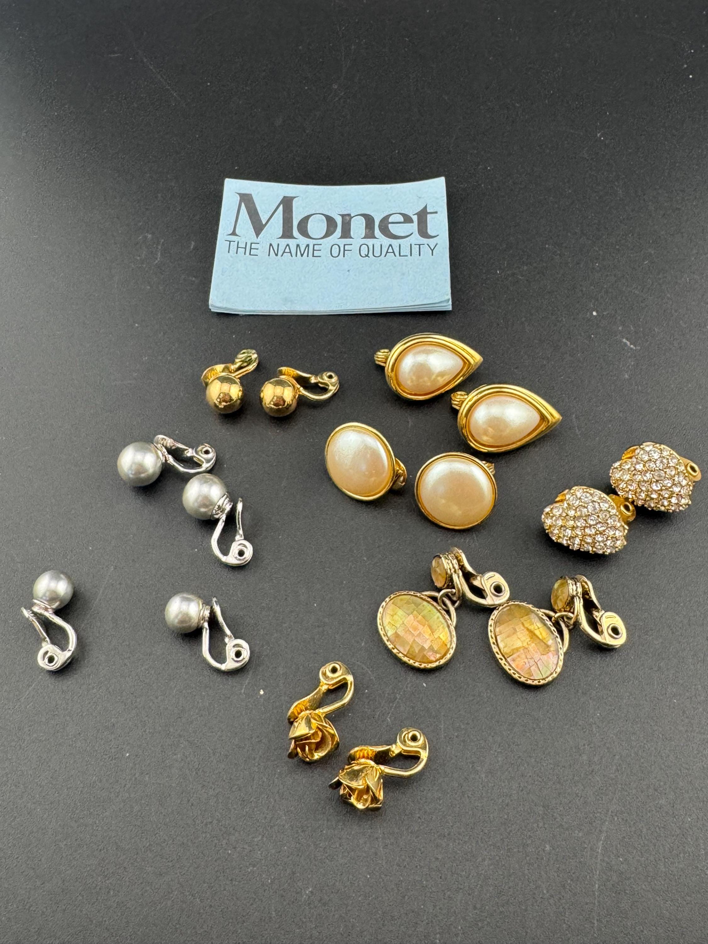 Vintage signed Monet 22ct triple gold plated shell cabochon dangly drop clip on earrings