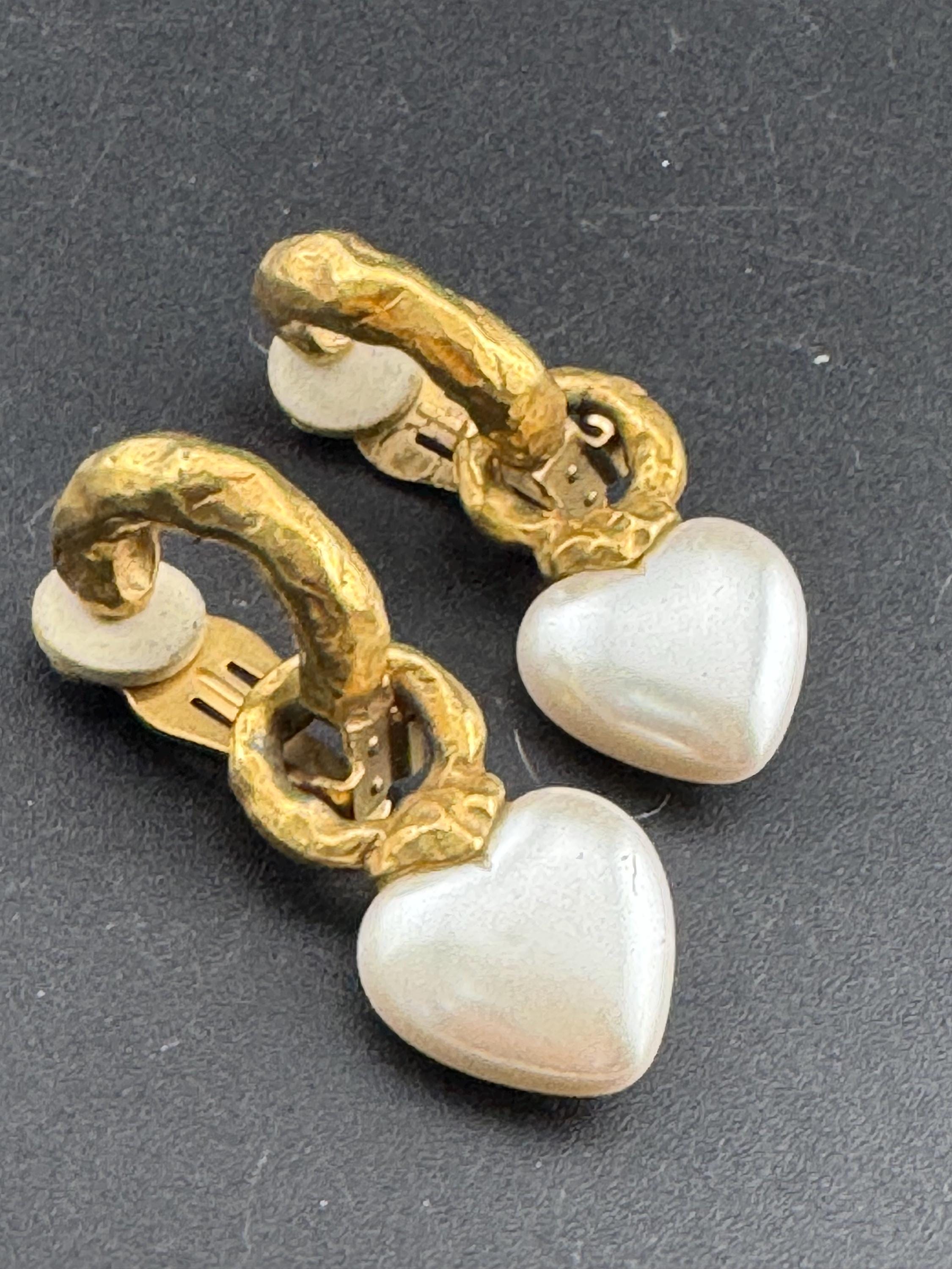 Signed AGATHA PARIS Vintage versatile Gold tone hoop and faux pearl hearts clip on earrings