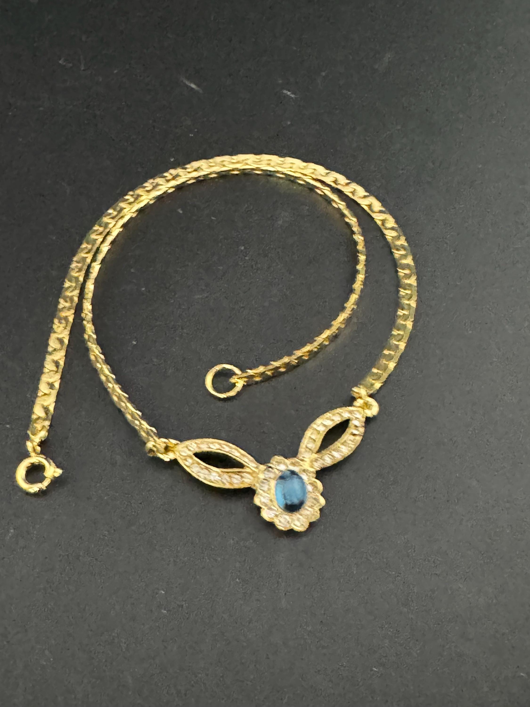 Retro Sapphire Cabochon Gold Tone Necklace: Diamanté Glass
