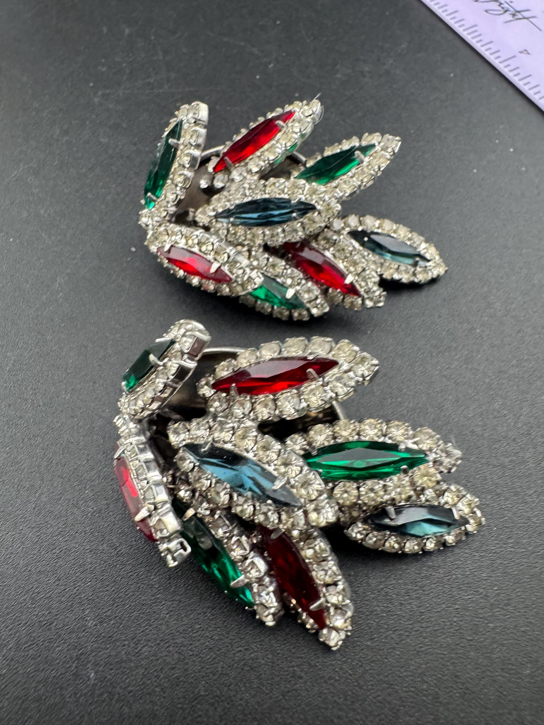 Vintage showstopping emerald ruby and sapphire with clear diamanté Clip On silver tone leaf drop big clip on Earrings silvertone