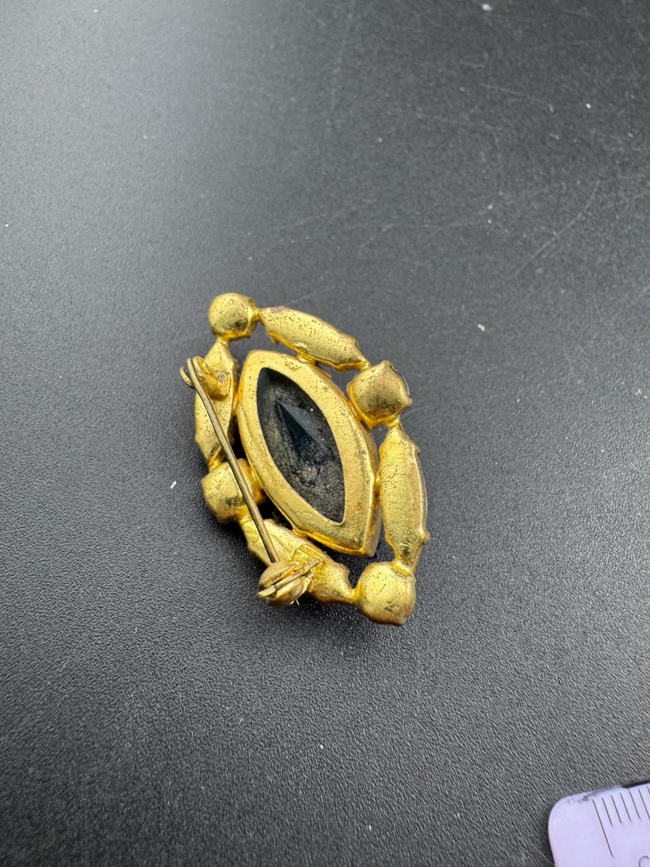 Vintage Blue Cut Glass Brooch: Sapphire Diamanté Gold Tone