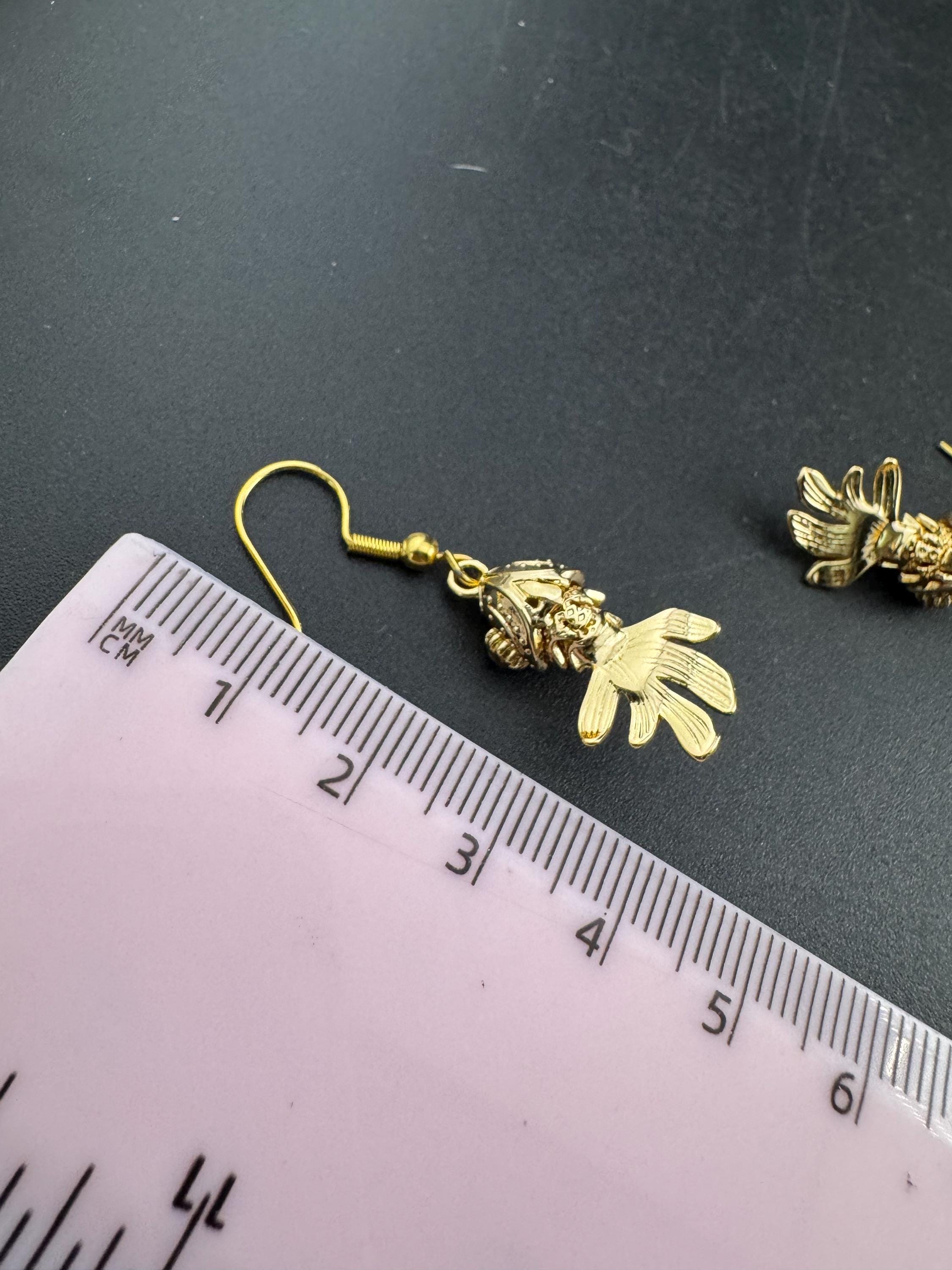 Nautical gold tone novelty articulated Japanese fish dangly drop charm earrings pierced ears