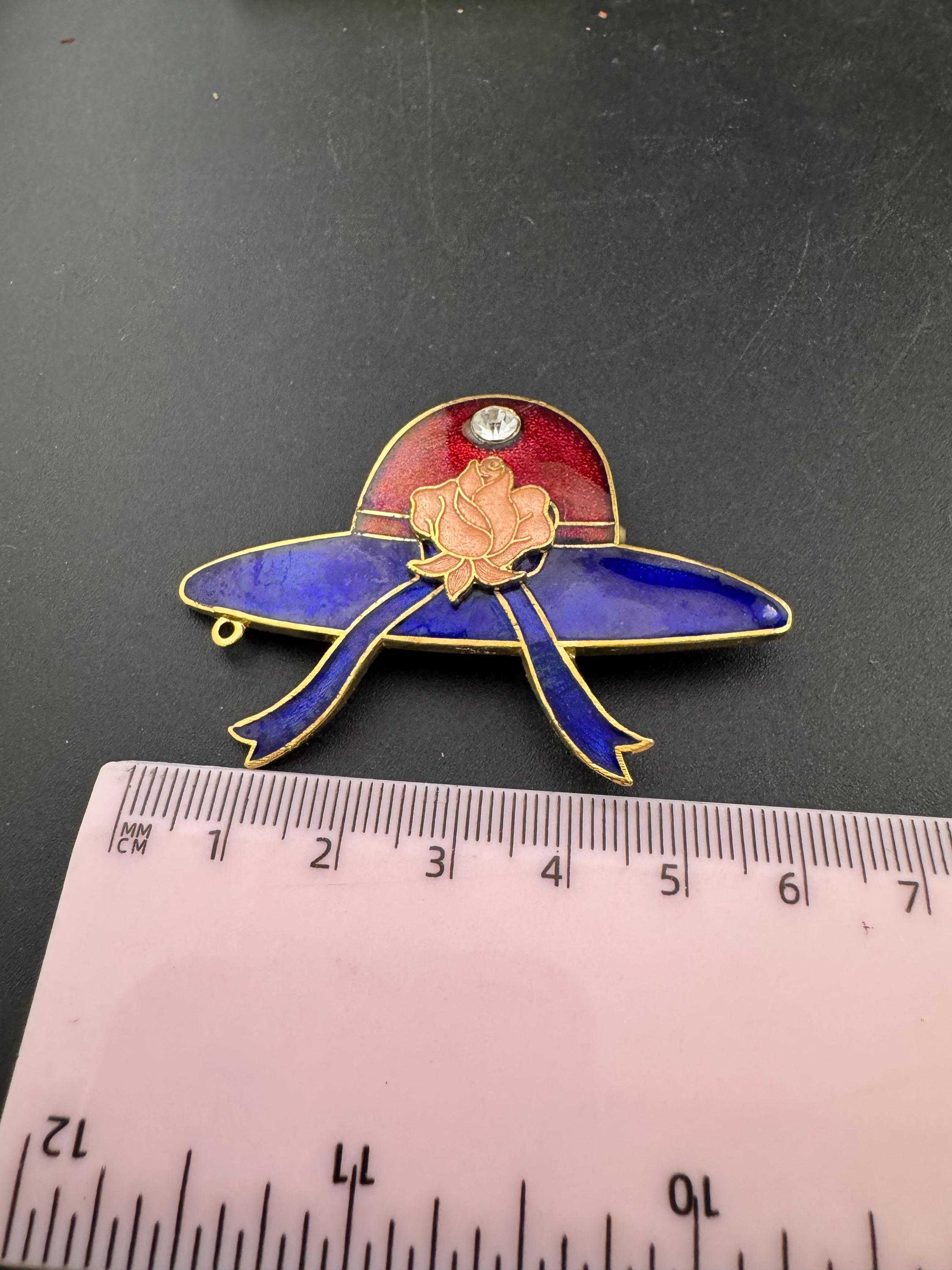 1980s novelty ladies hat blue and red cloisonné enamel gold tone brooch unused old shop stock boxed