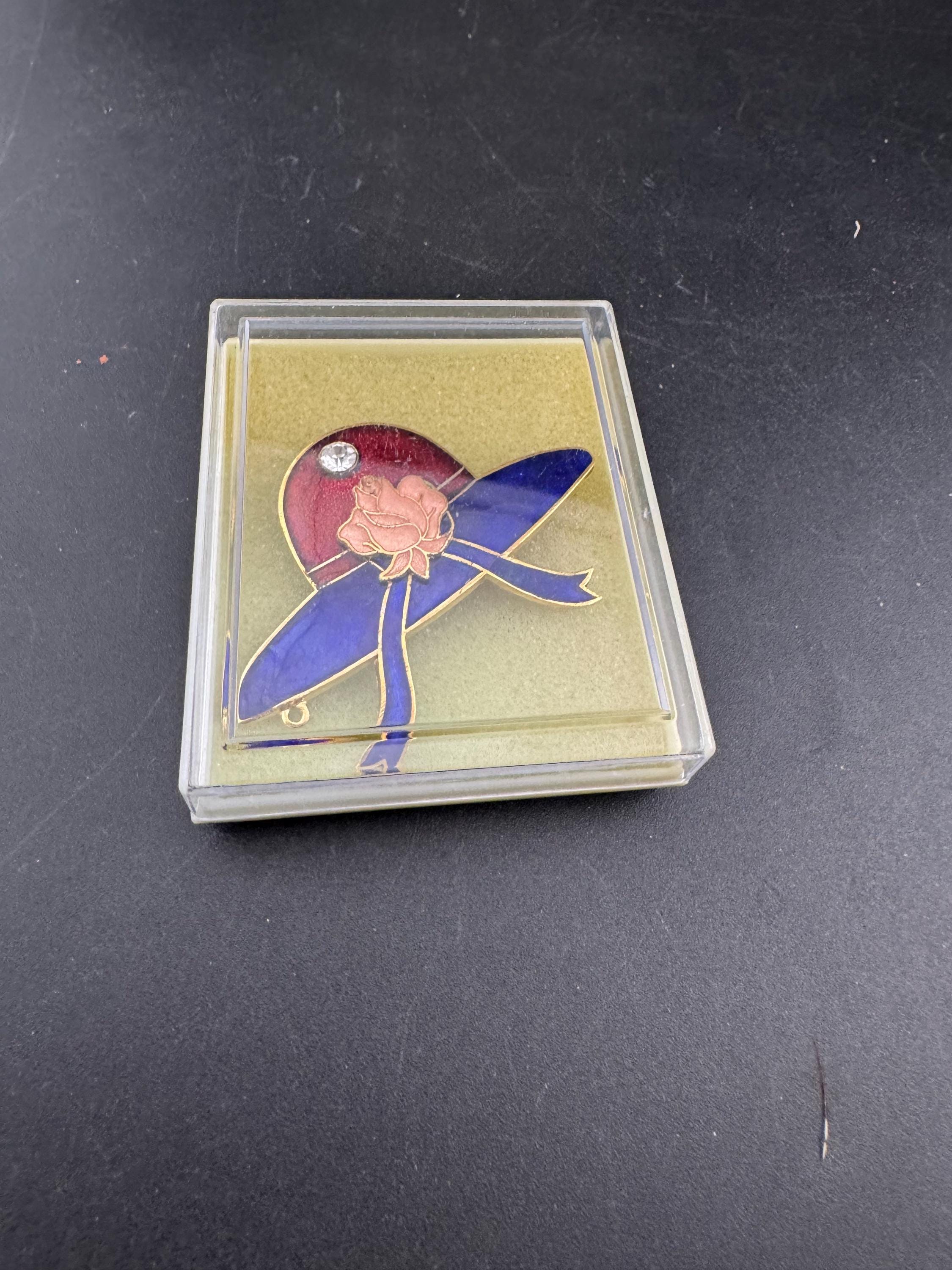 1980s novelty ladies hat blue and red cloisonné enamel gold tone brooch unused old shop stock boxed