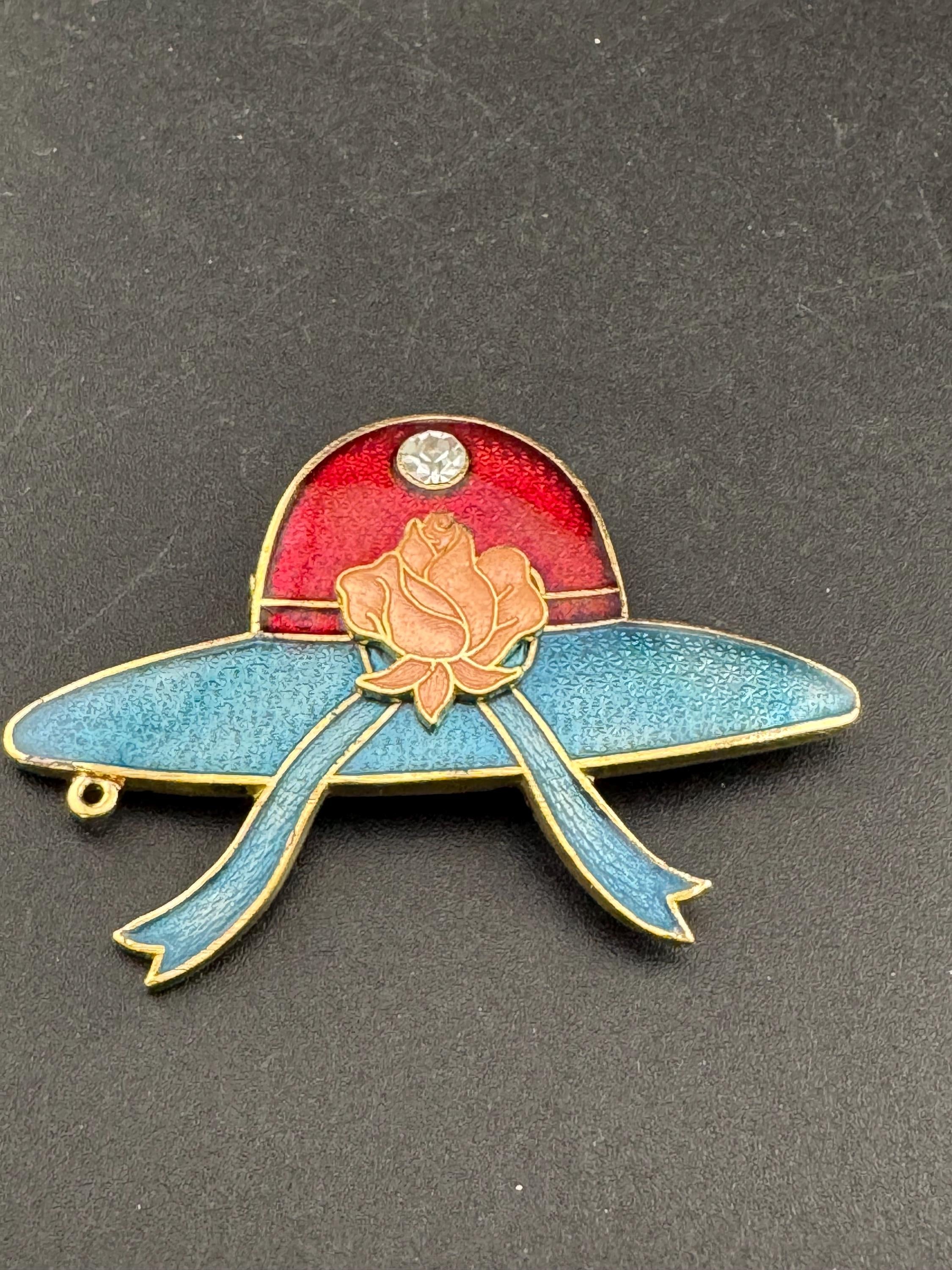 1980s novelty ladies hat turquoise blue and red cloisonné enamel gold tone brooch unused old shop stock boxed