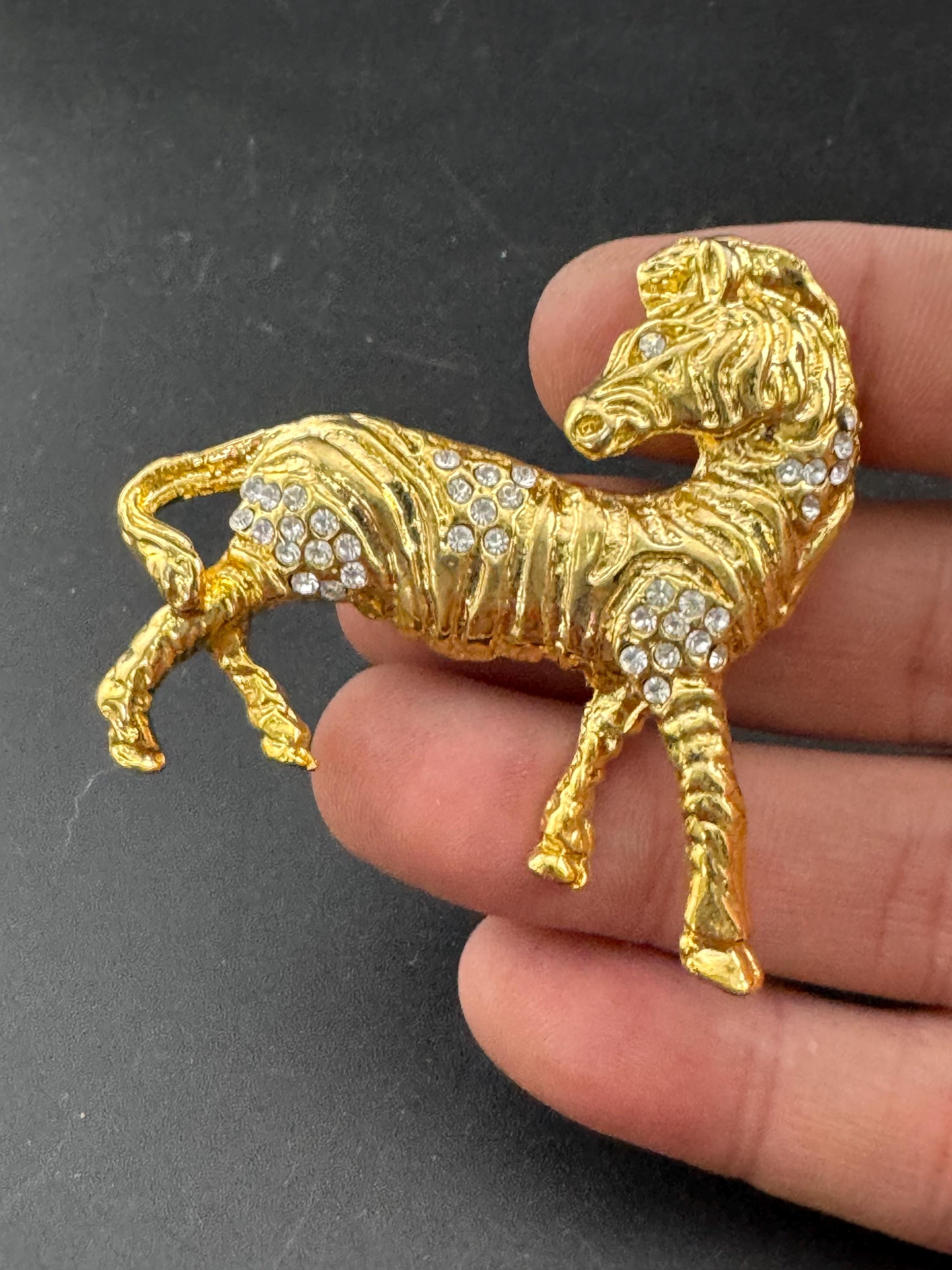 Vintage Gold Tone Zebra Brooch: Rhinestone Animal Jewelry