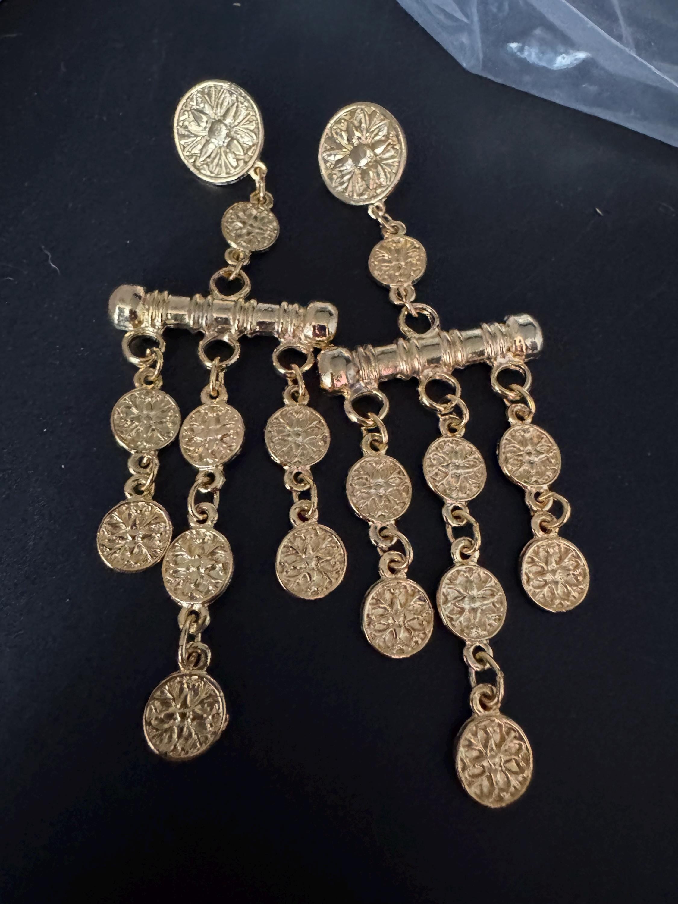 Long 10.5cm etruscan style Gold tone dangly disc shoulder grazer pierced drop earrings 1990s True vintage