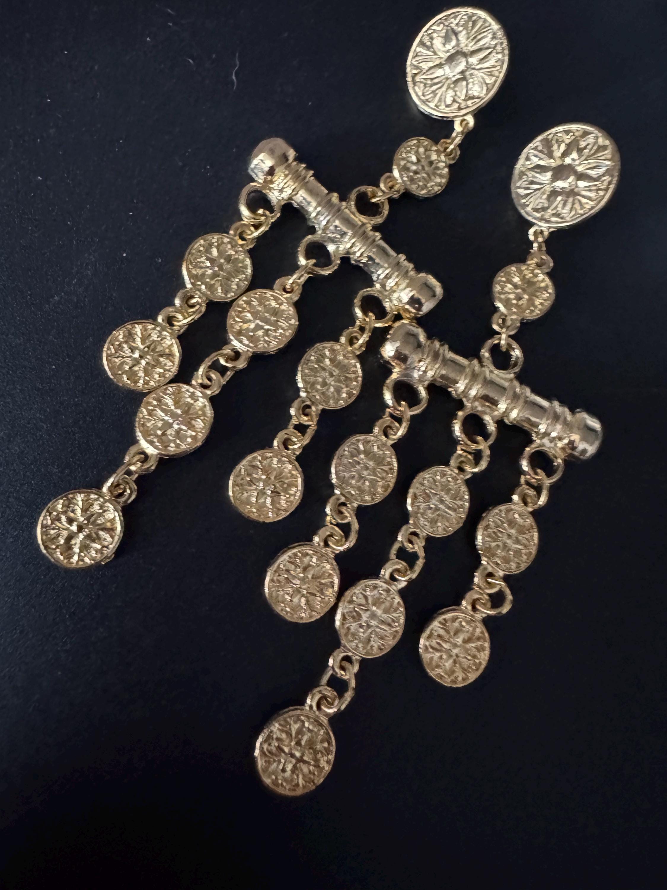 Long 10.5cm etruscan style Gold tone dangly disc shoulder grazer pierced drop earrings 1990s True vintage