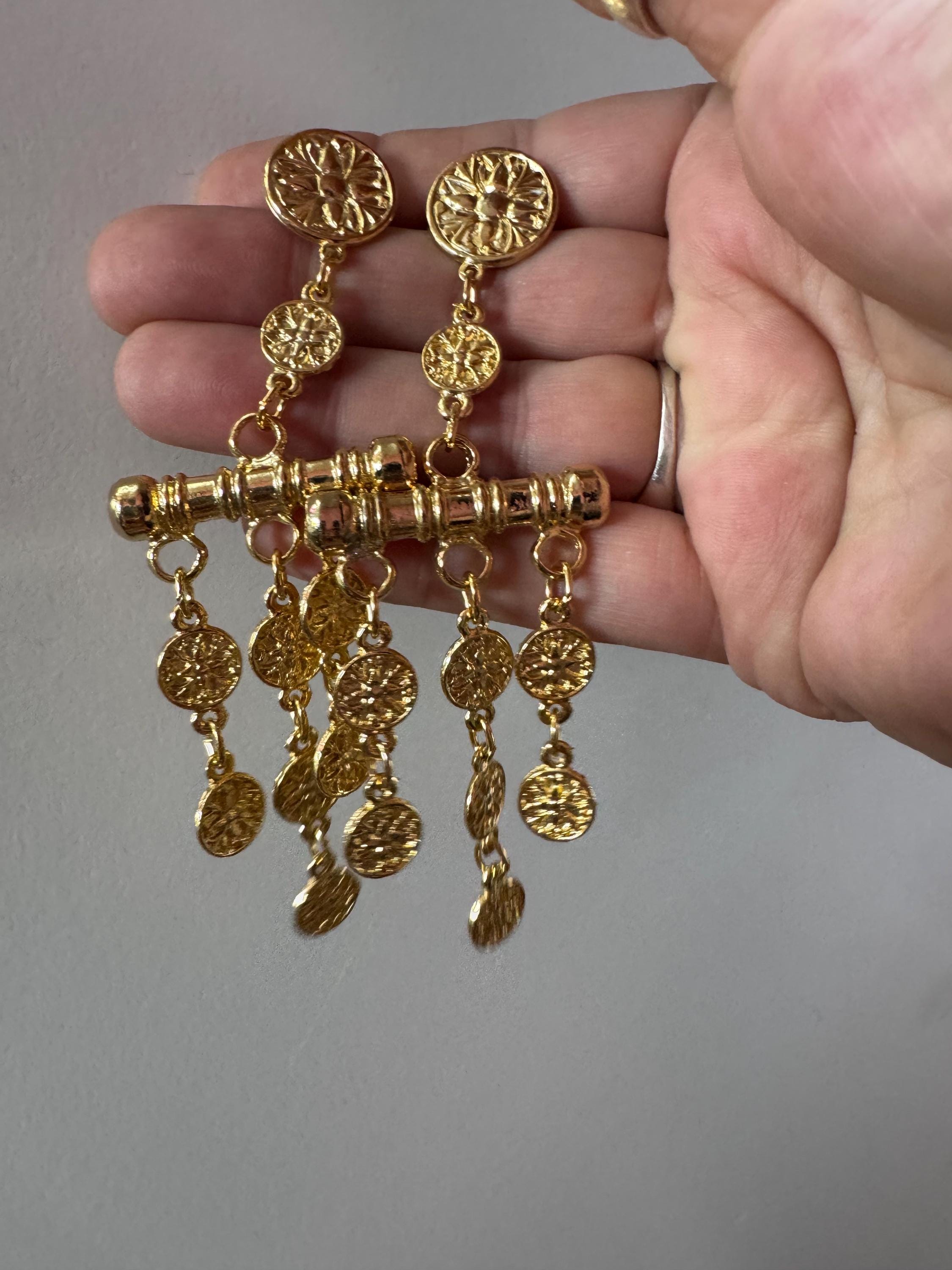 Long 10.5cm etruscan style Gold tone dangly disc shoulder grazer pierced drop earrings 1990s True vintage