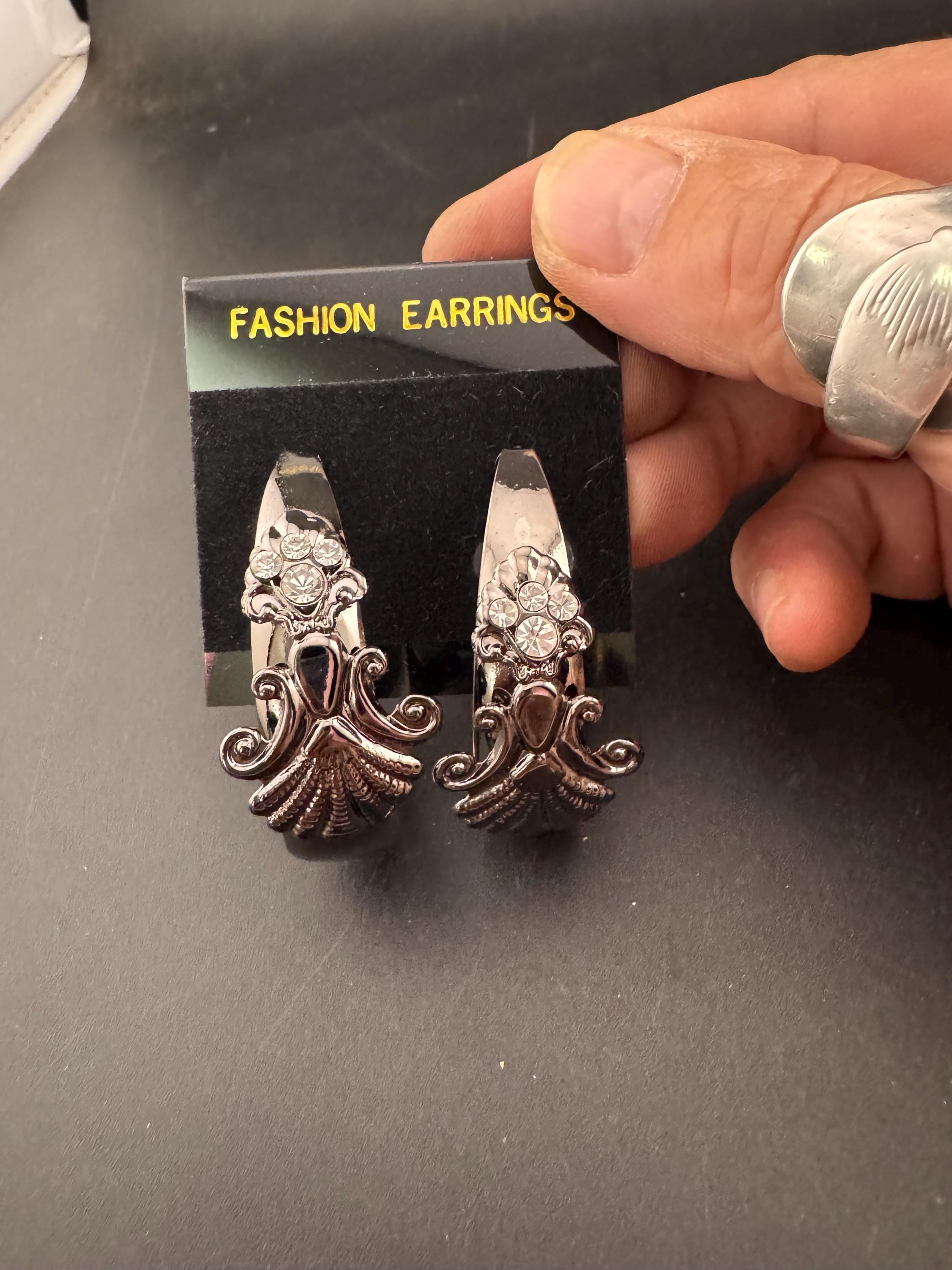 oversized vintage 80s dark steel grey 5cm large gold hoop earrings with clear diamanté and seashell design, nautical mermaid vibes!