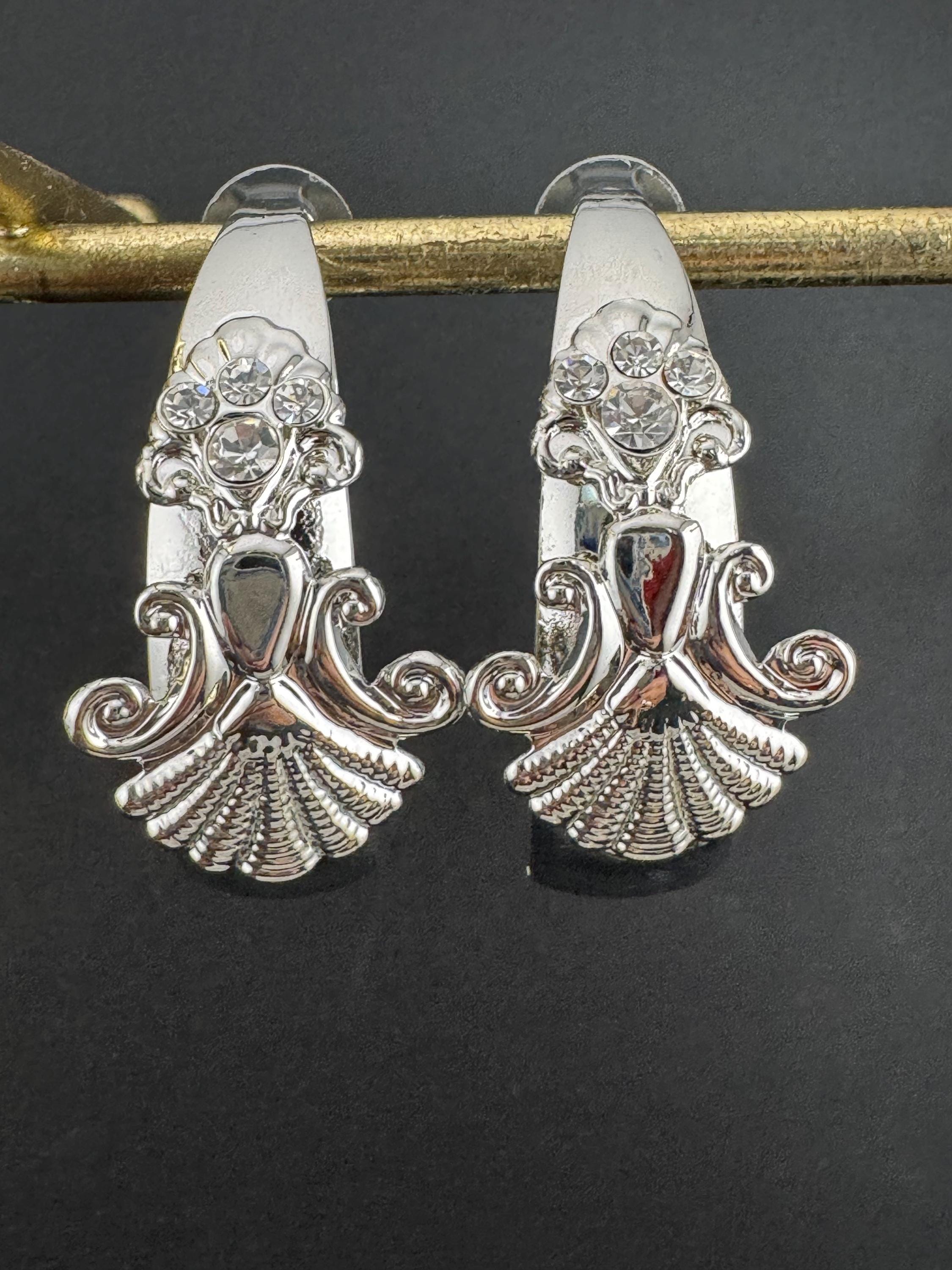 oversized vintage 80s bright silver tone 5cm large gold hoop earrings with clear diamanté and seashell design, nautical mermaid vibes!