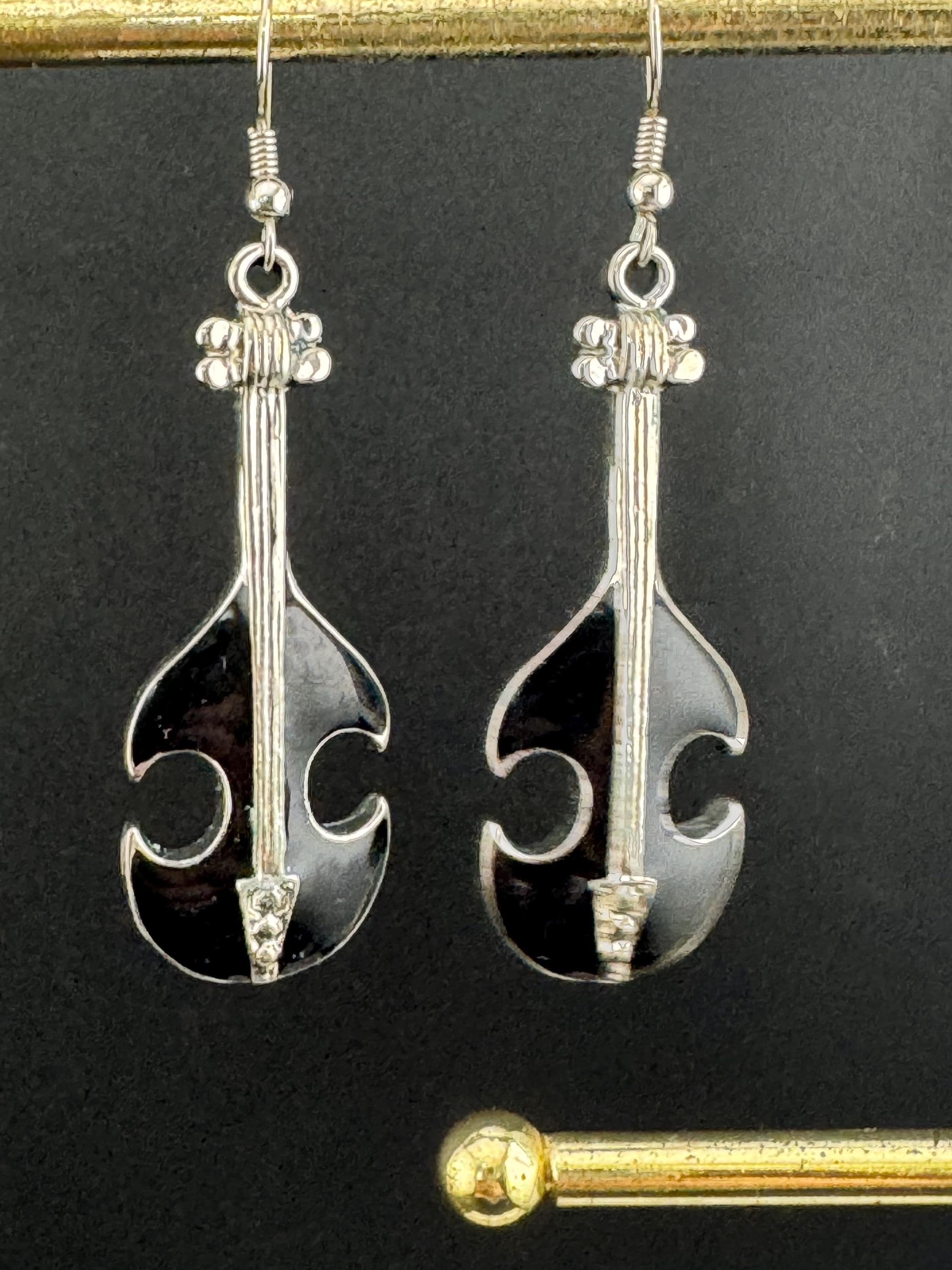 vintage 1980s black enamel long dangly novelty guitar earrings, for pierced ears, silver tone