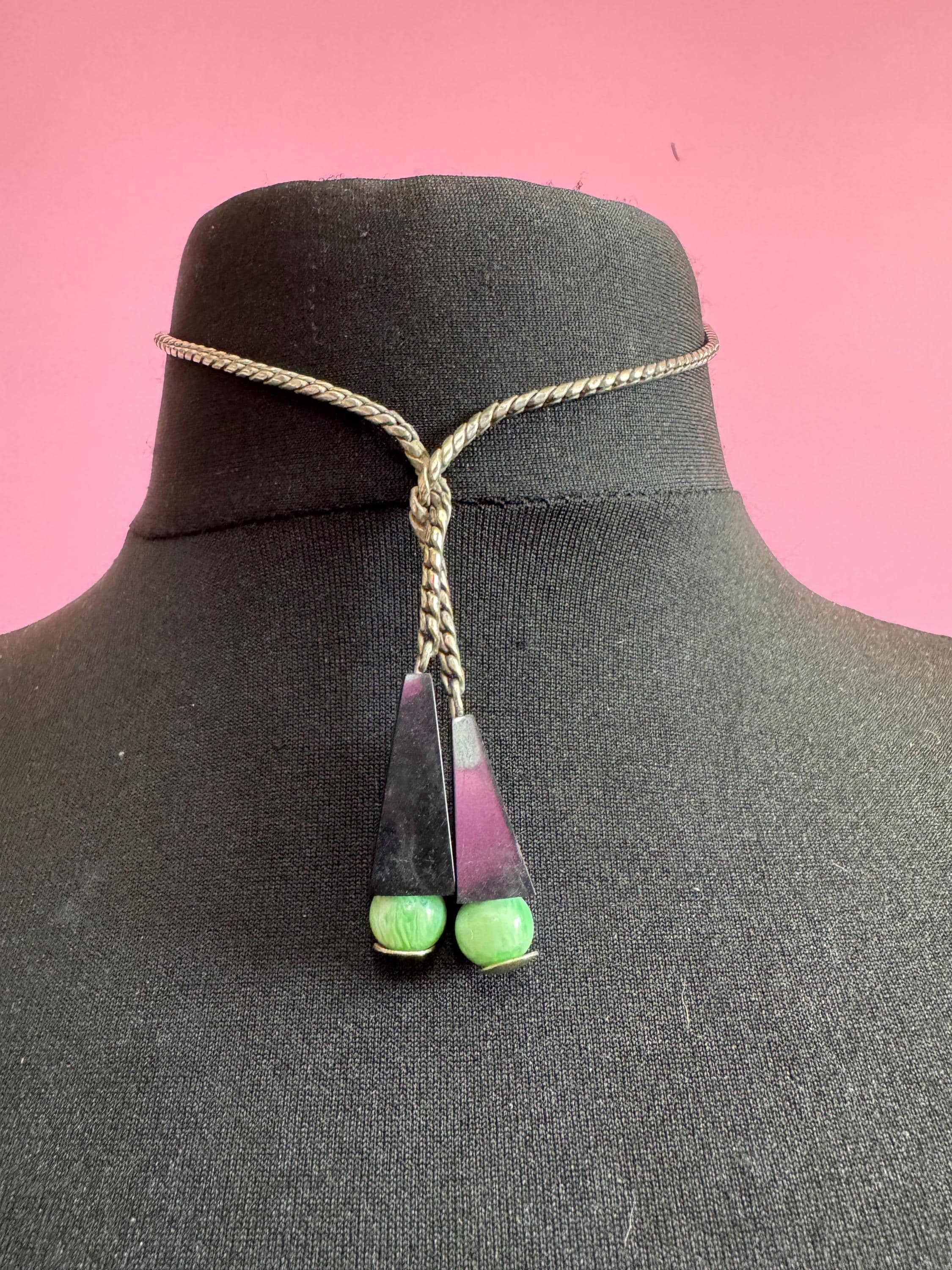 Petite fit Art deco Jakob Bengel modernist Chrome silver metal 1920s black and Green galalith plastic teardrop geometric bead necklace