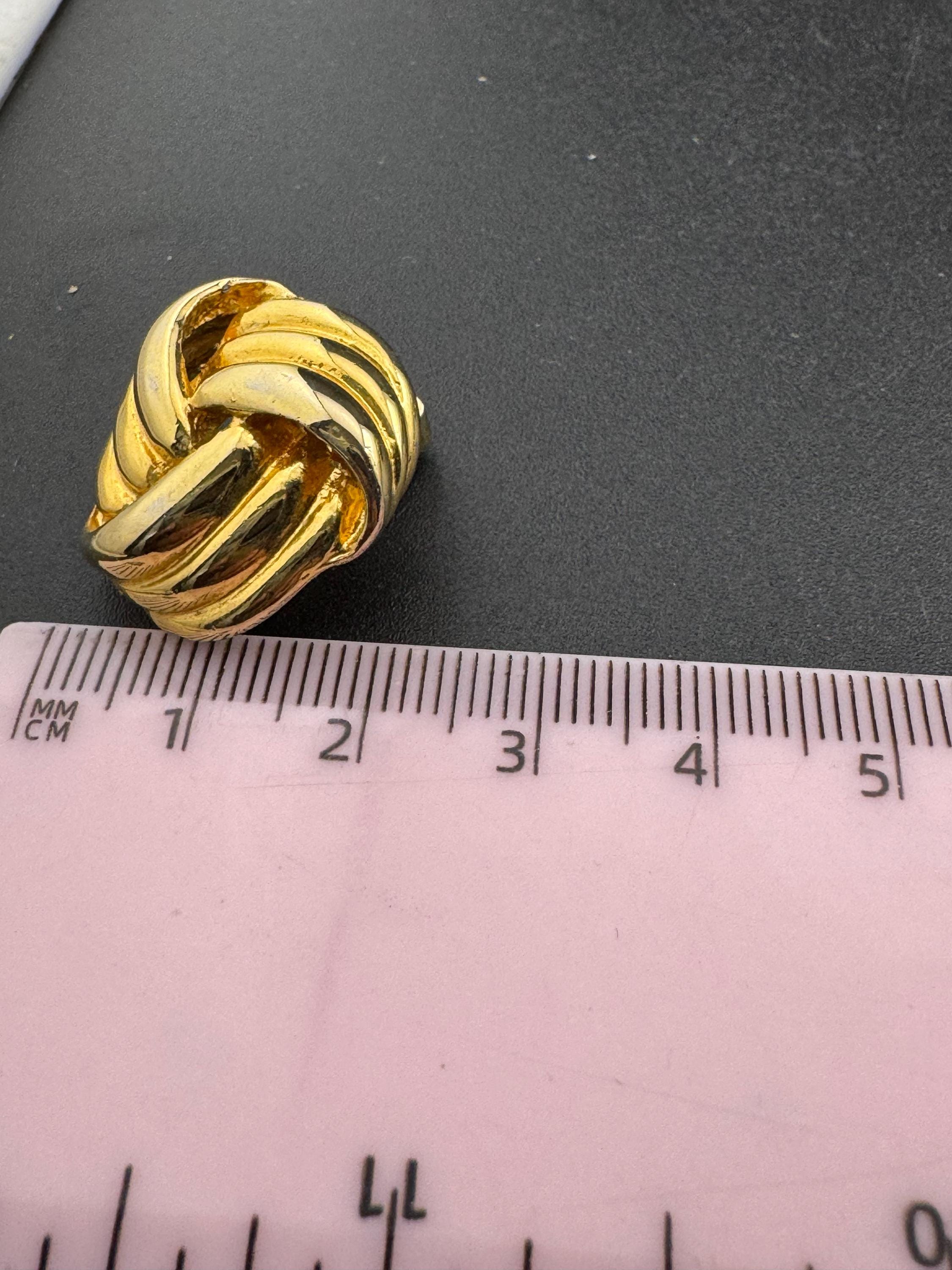 2cm abstract swirl knot clip on earrings Vintage gold tone