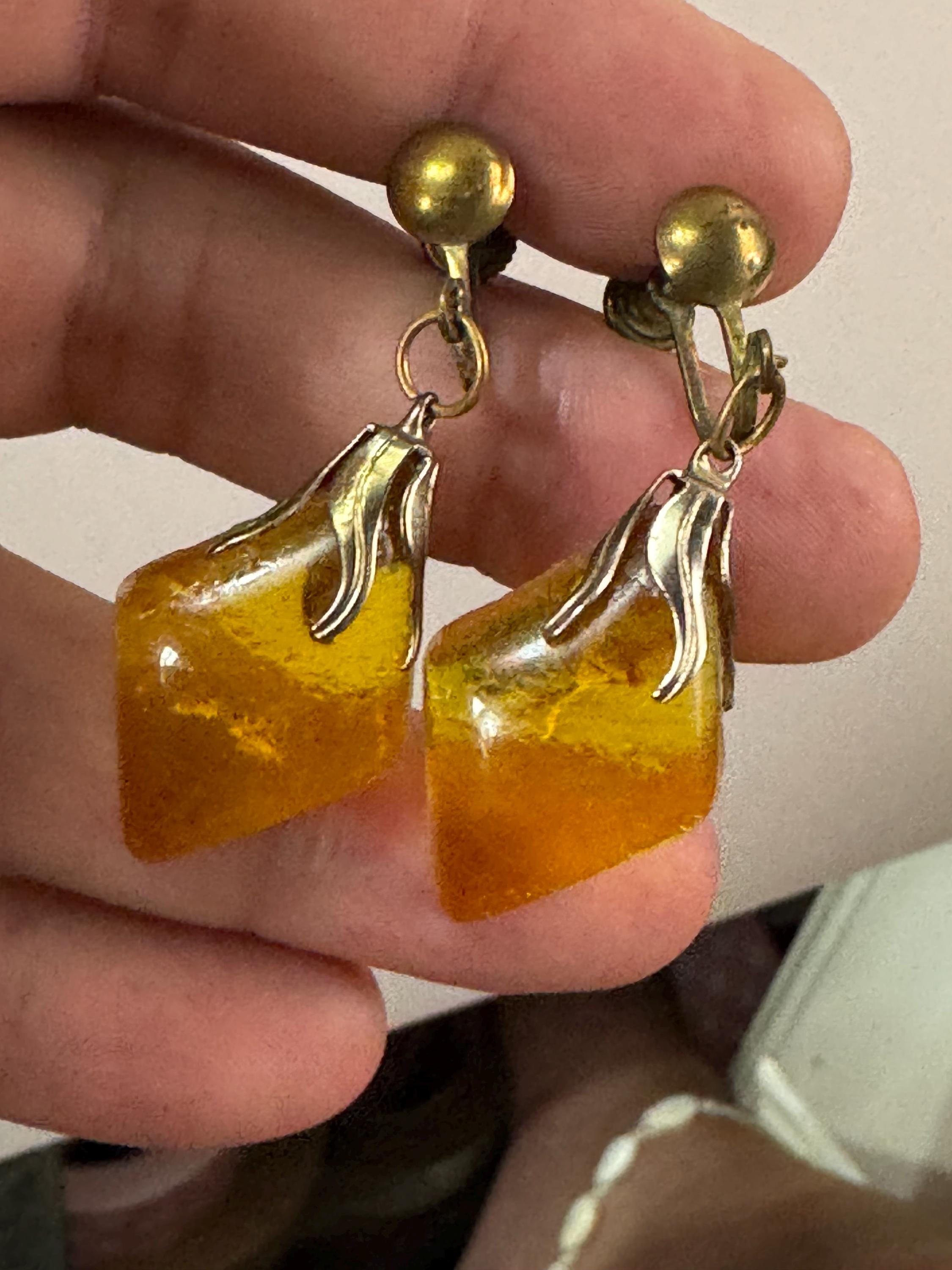 Vintage yellow faux amber Plastic dangly clip on earrings