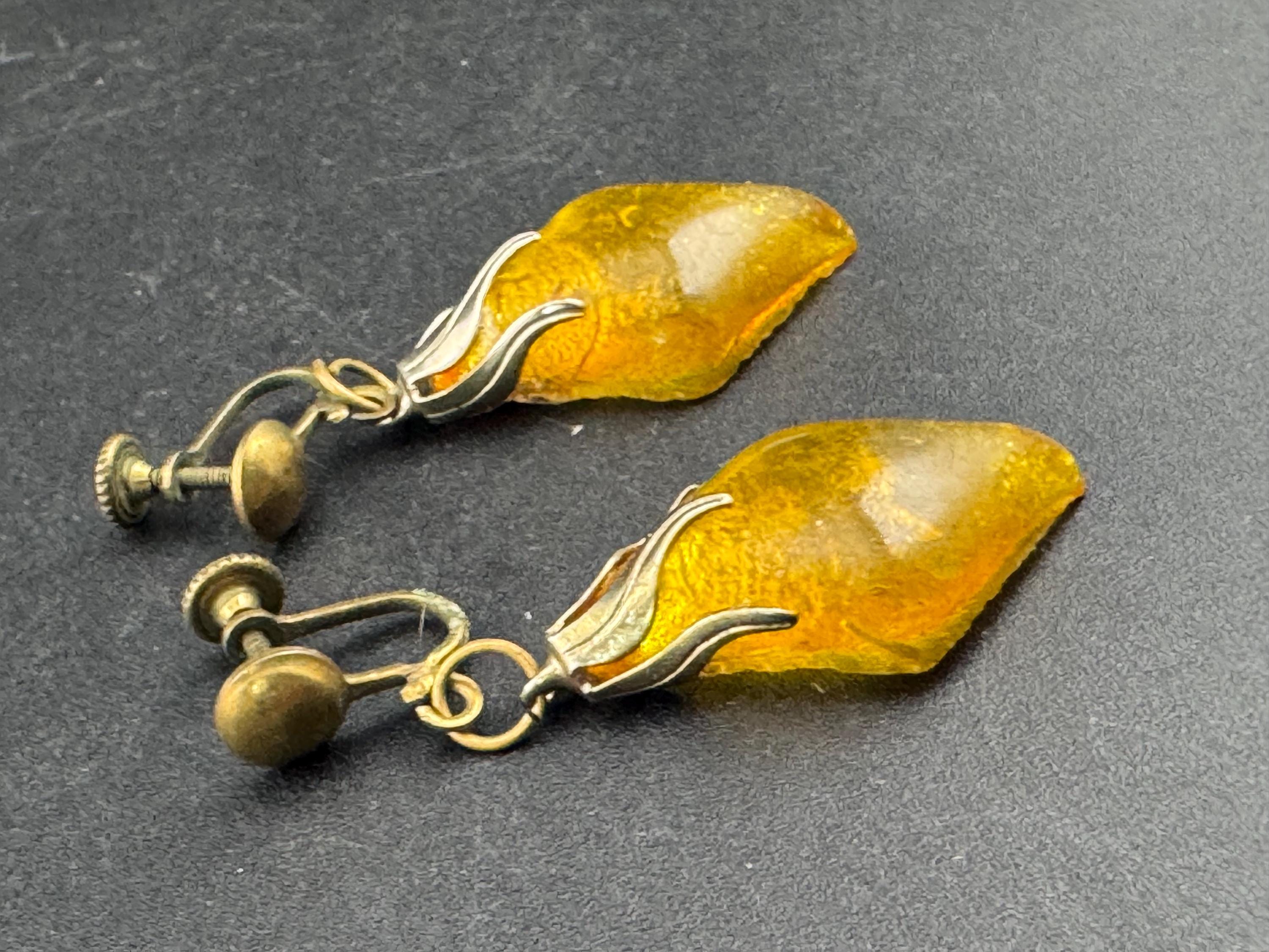 Vintage yellow faux amber Plastic dangly clip on earrings