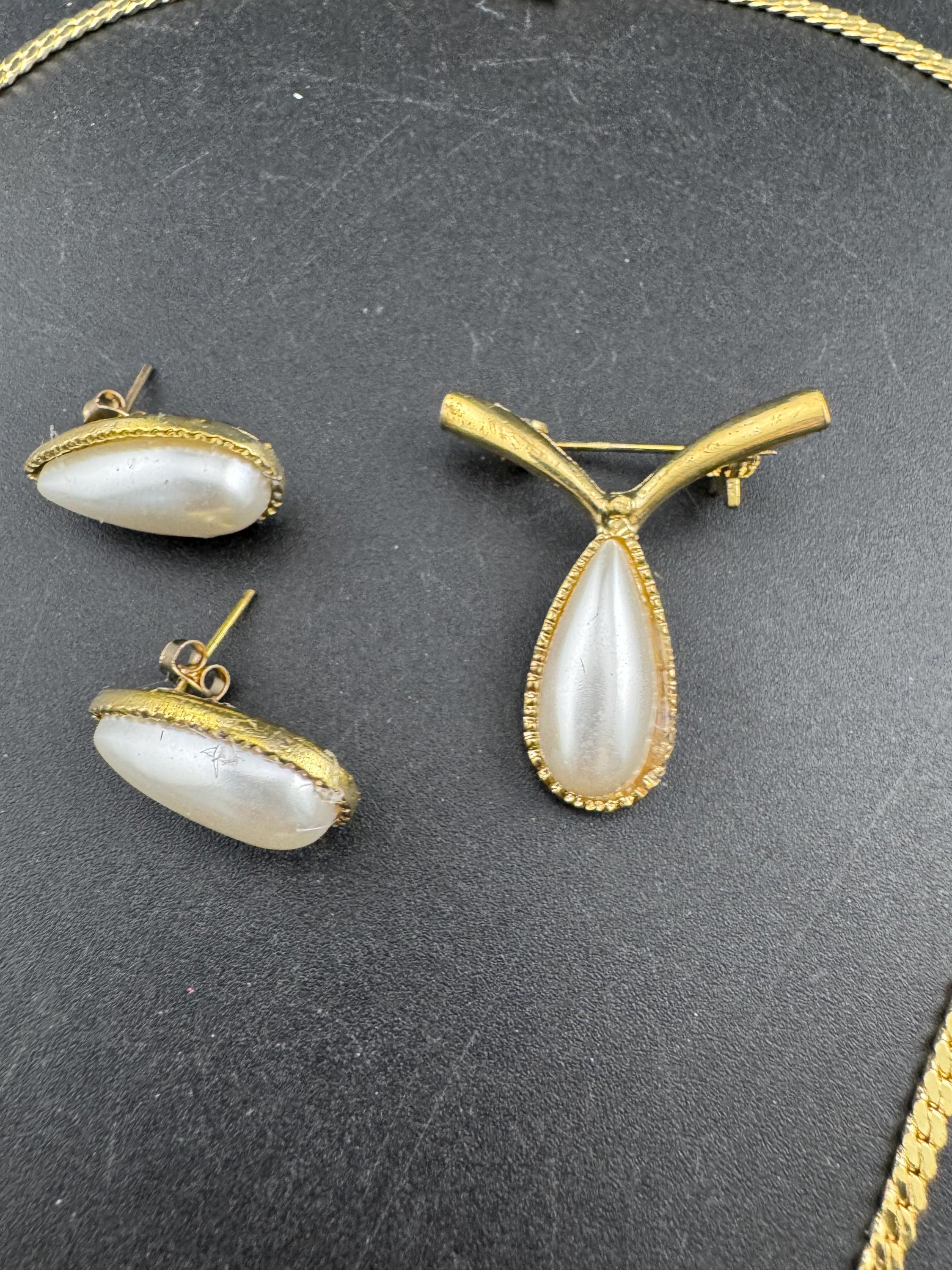 retro gold tone faux pearl jewellery set, pierced earrings, brooch and teardrop chain necklace, old shop stock